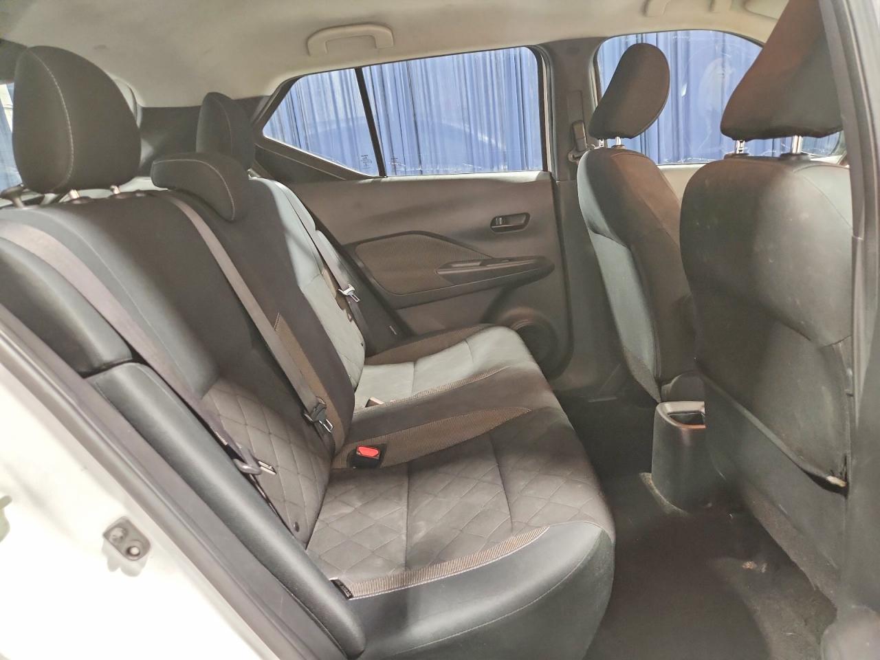 2020 NISSAN KICKS S photo 10