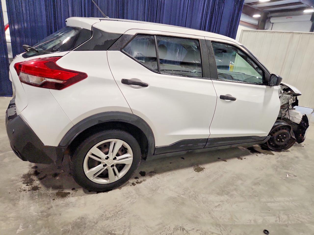 2020 NISSAN KICKS S photo 3
