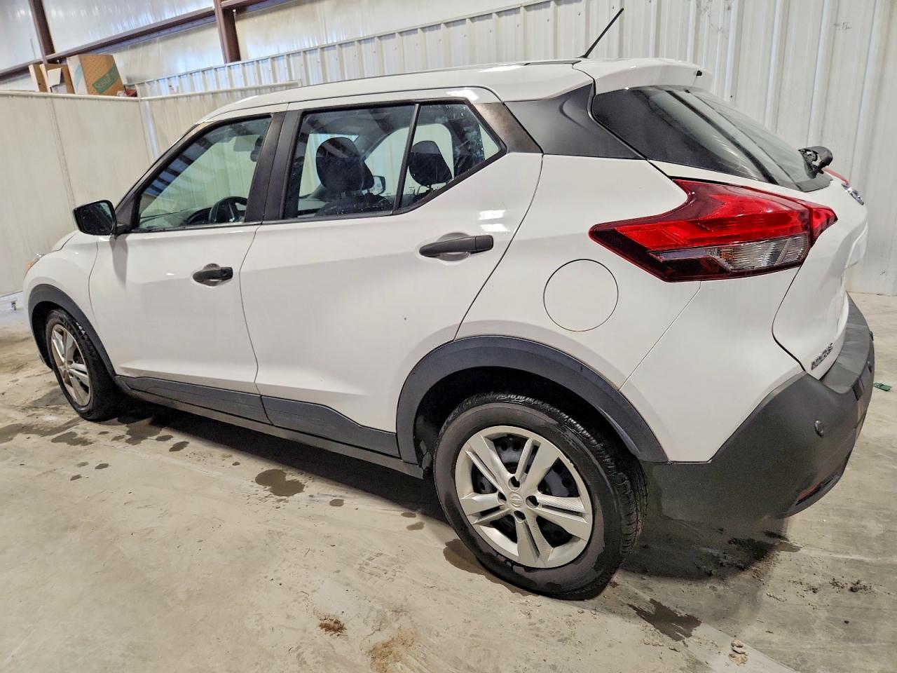 2020 NISSAN KICKS S photo 2