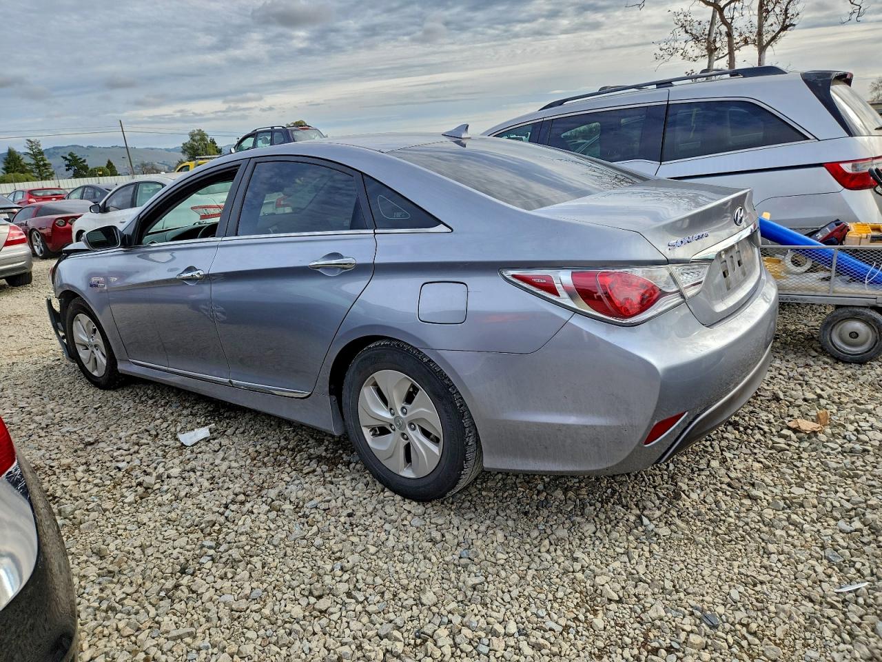 2015 HYUNDAI SONATA HYBRID photo 2