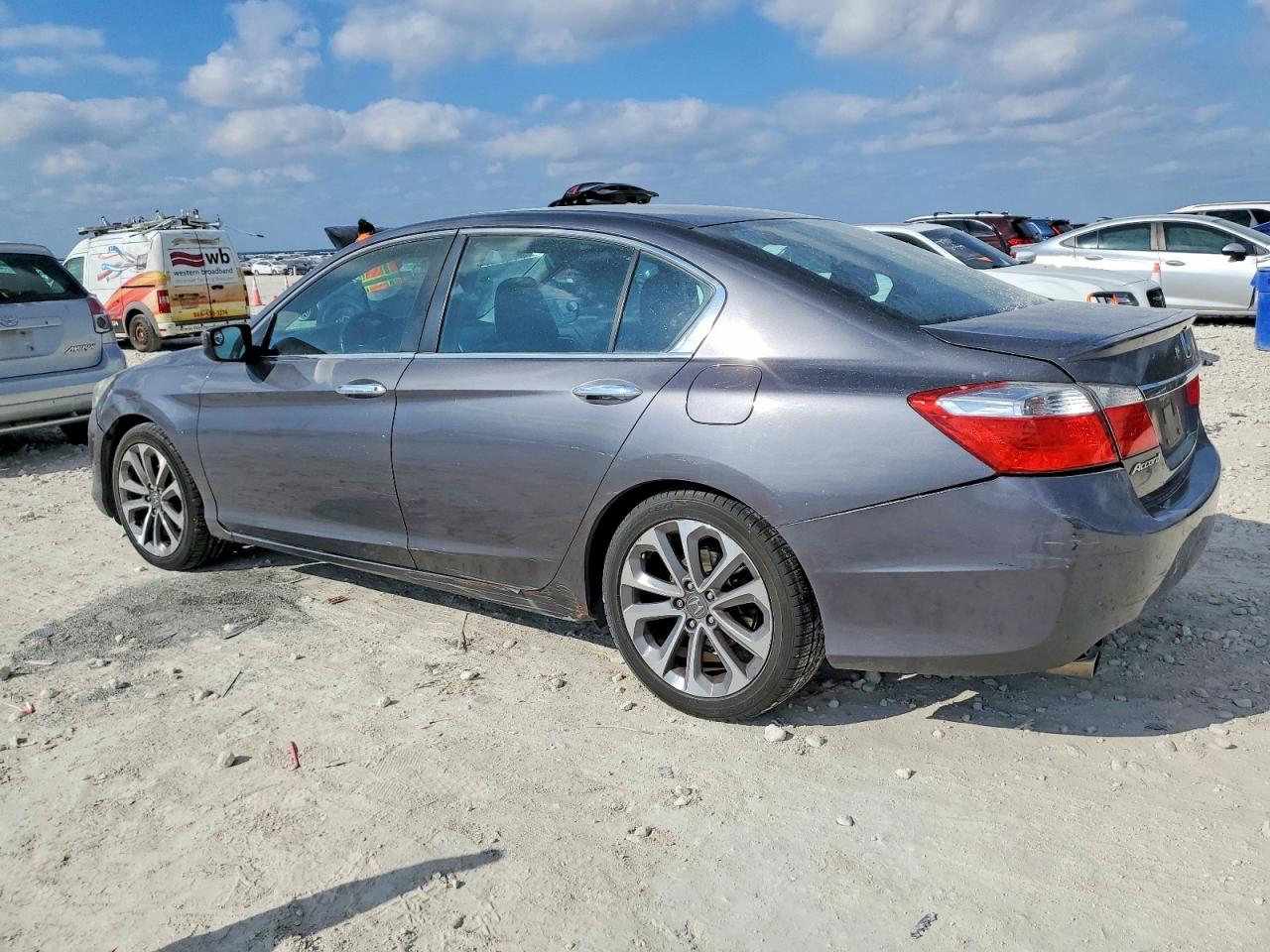 2013 HONDA ACCORD SPORT photo 2