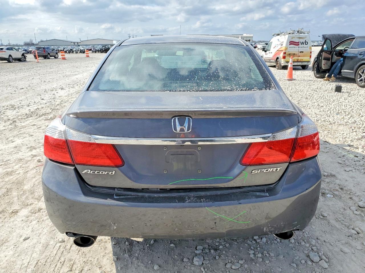 2013 HONDA ACCORD SPORT photo 6