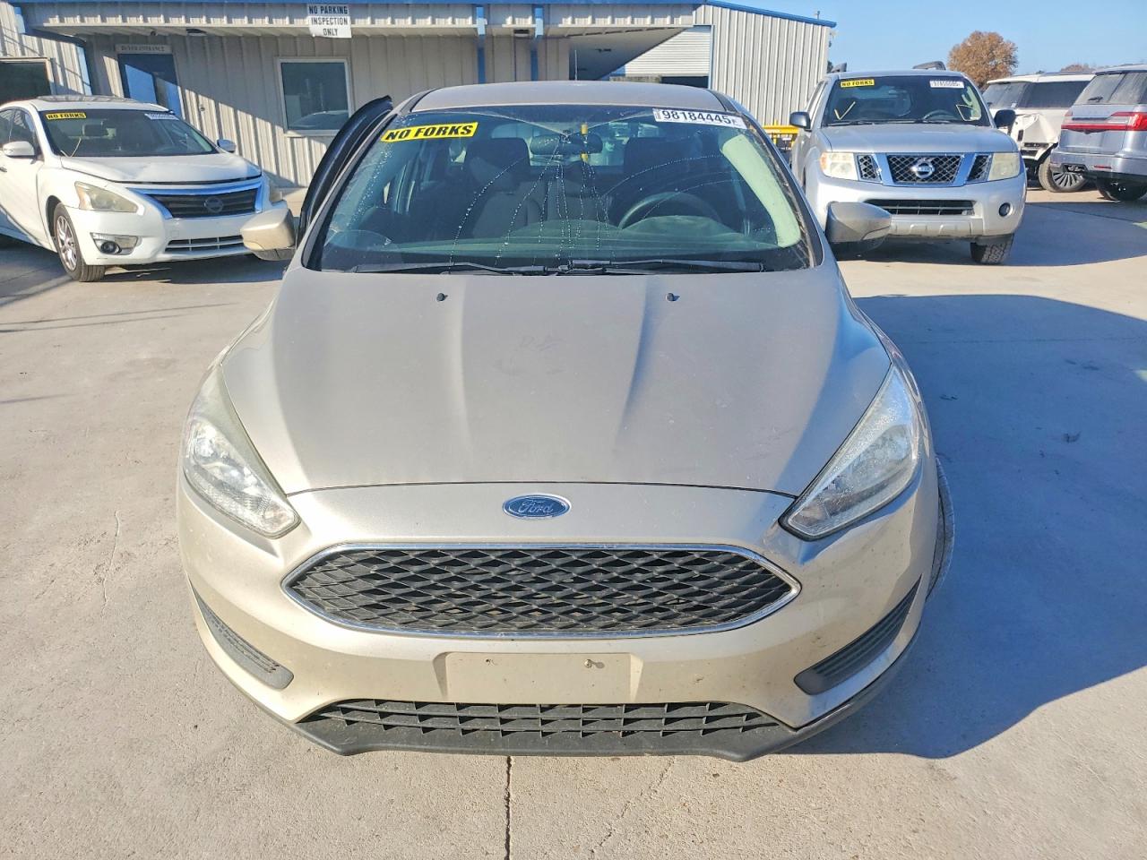 2017 FORD FOCUS SE photo 5