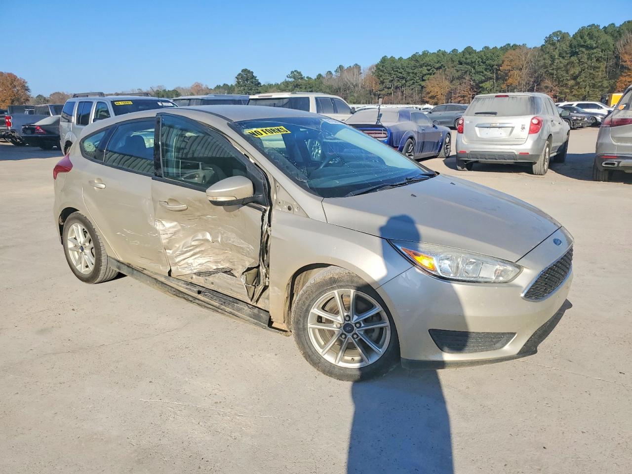 2017 FORD FOCUS SE photo 4