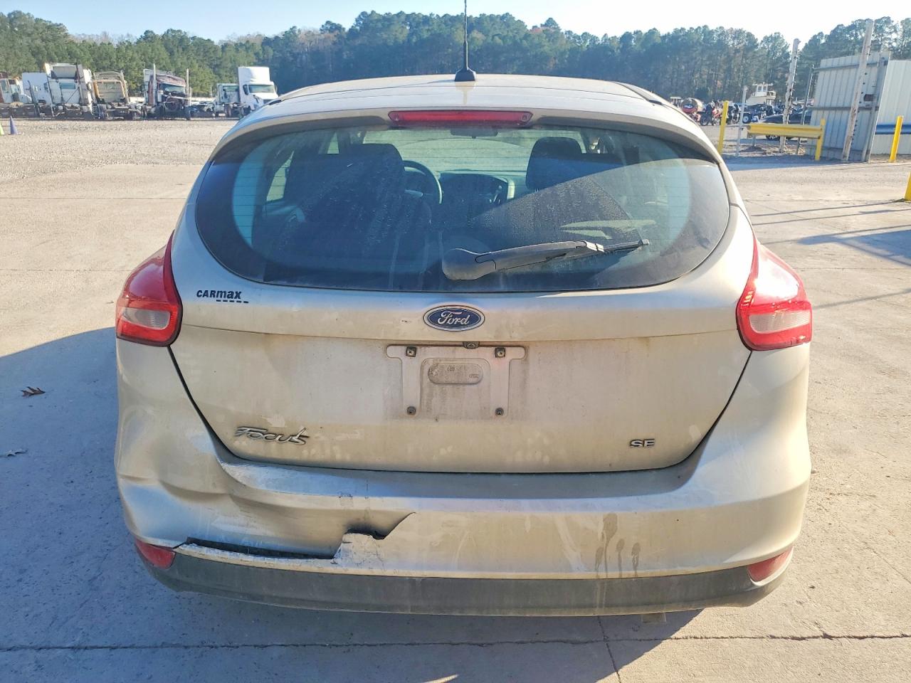 2017 FORD FOCUS SE photo 6