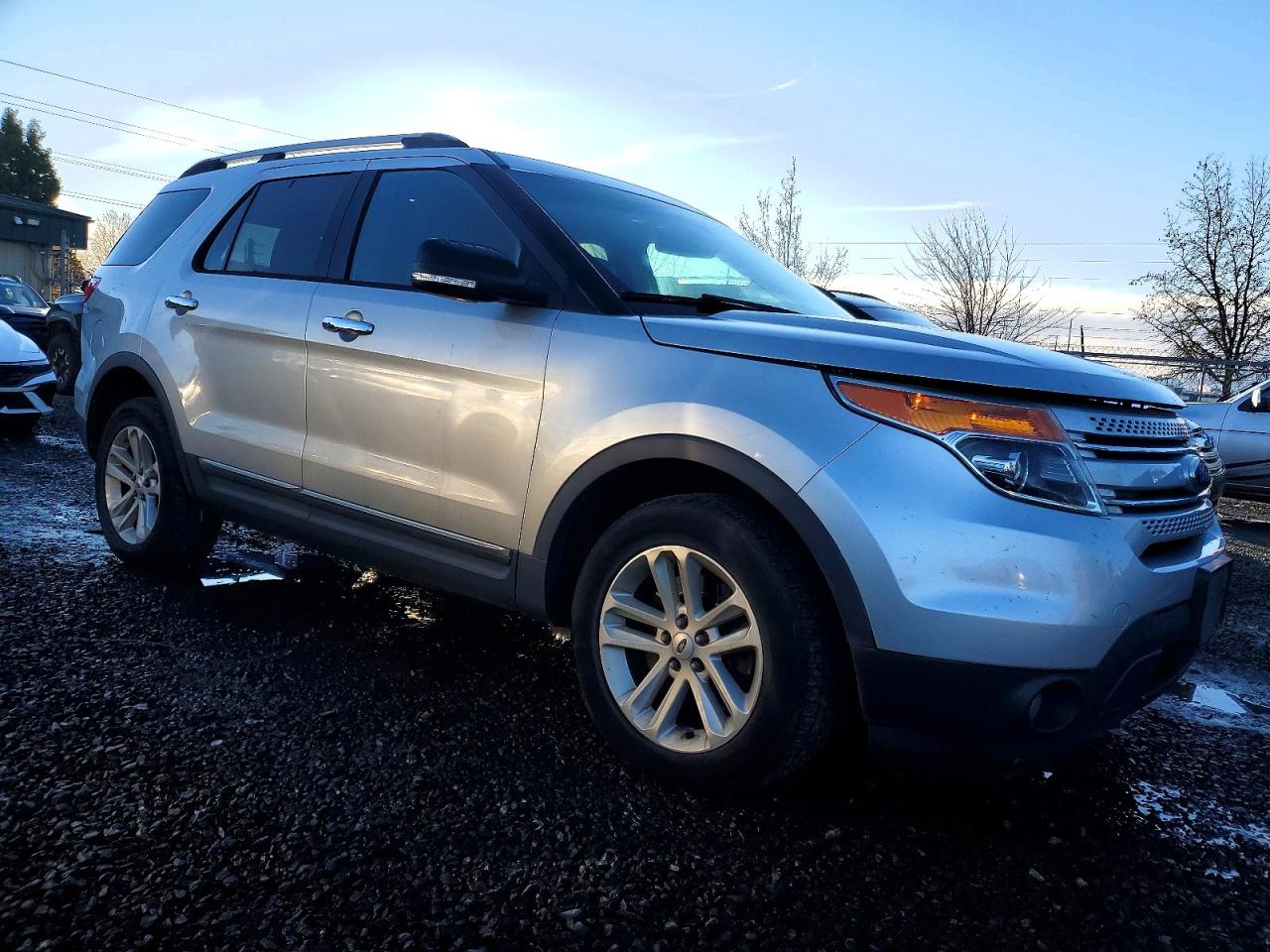 2014 FORD EXPLORER XLT photo 4
