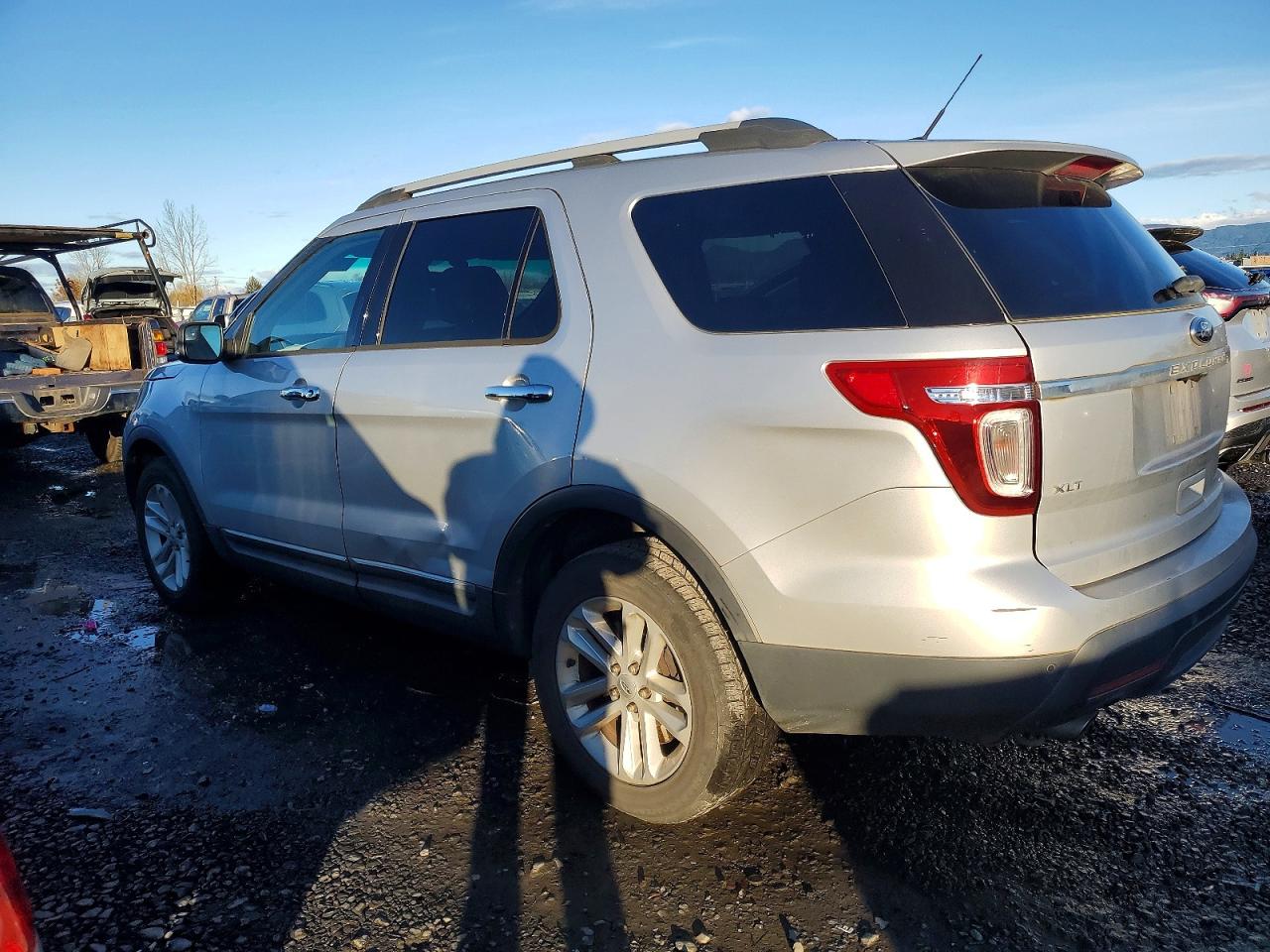 2014 FORD EXPLORER XLT photo 2