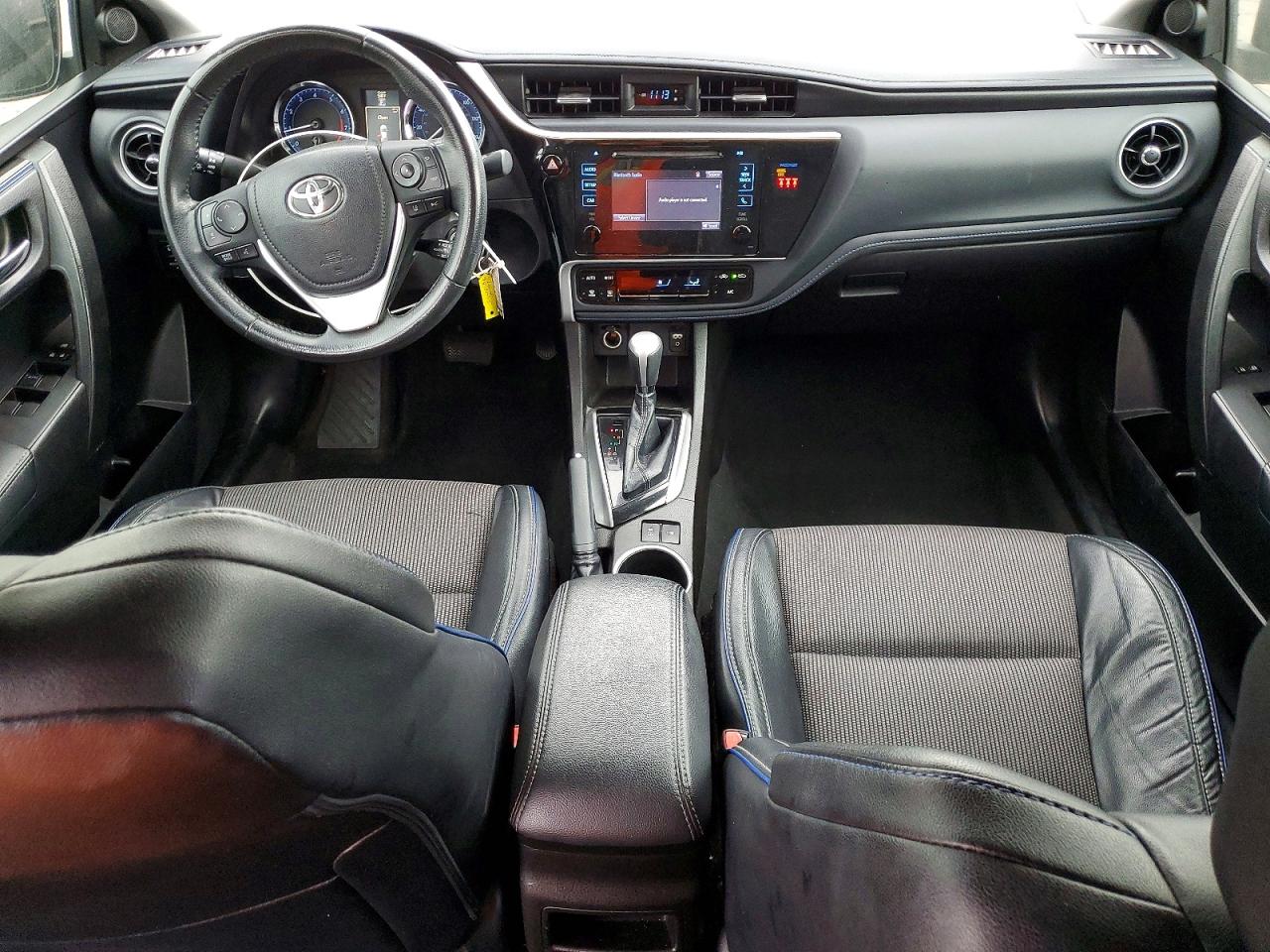 2018 TOYOTA COROLLA L photo 8