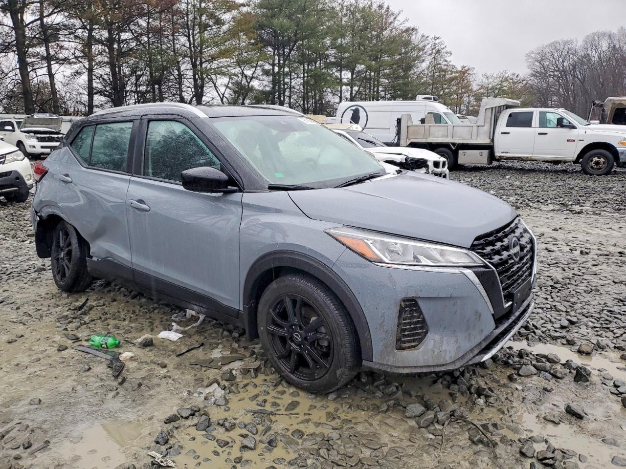 2023 NISSAN KICKS SV photo 4