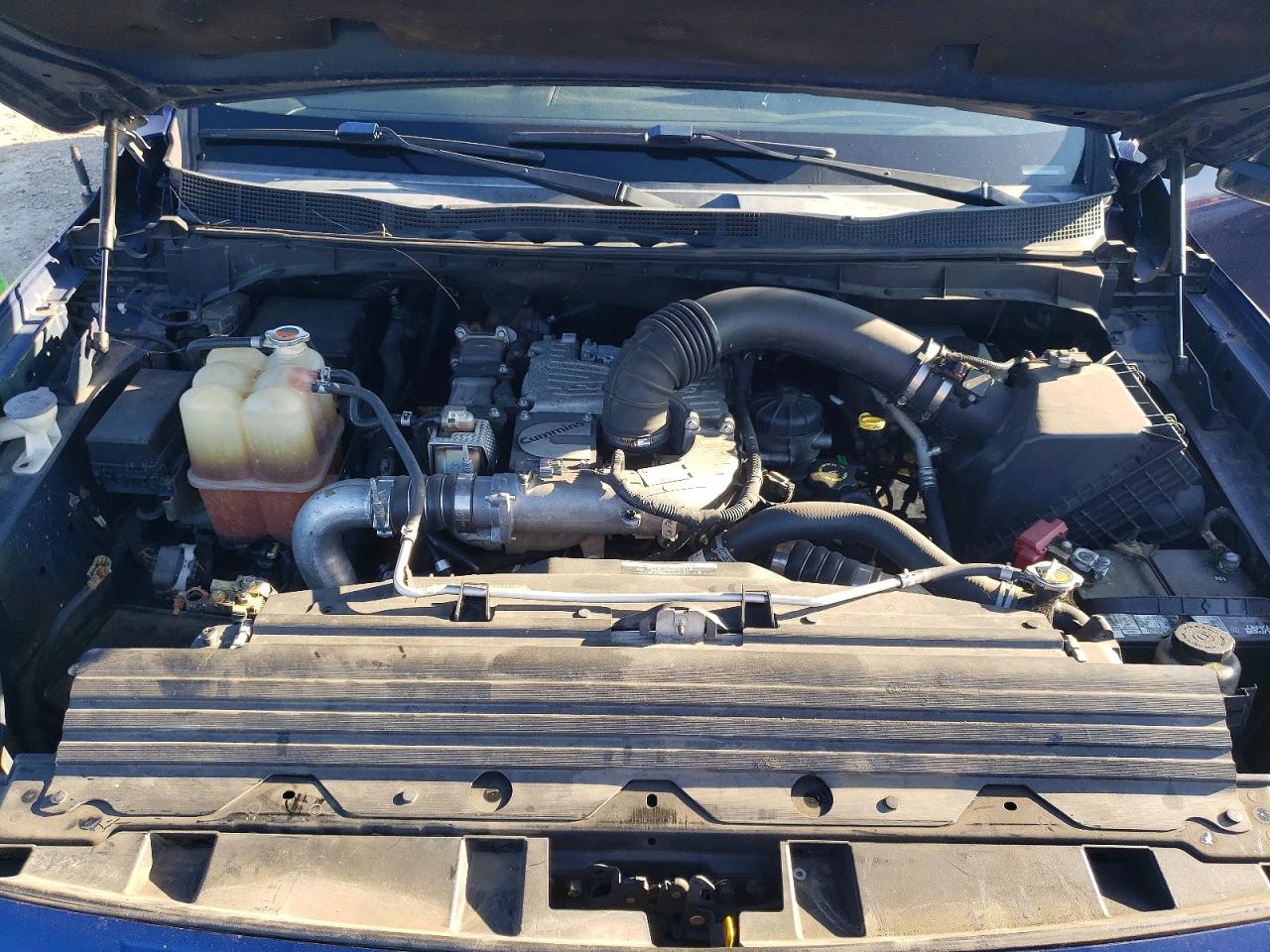 2016 NISSAN TITAN XD SL photo 11