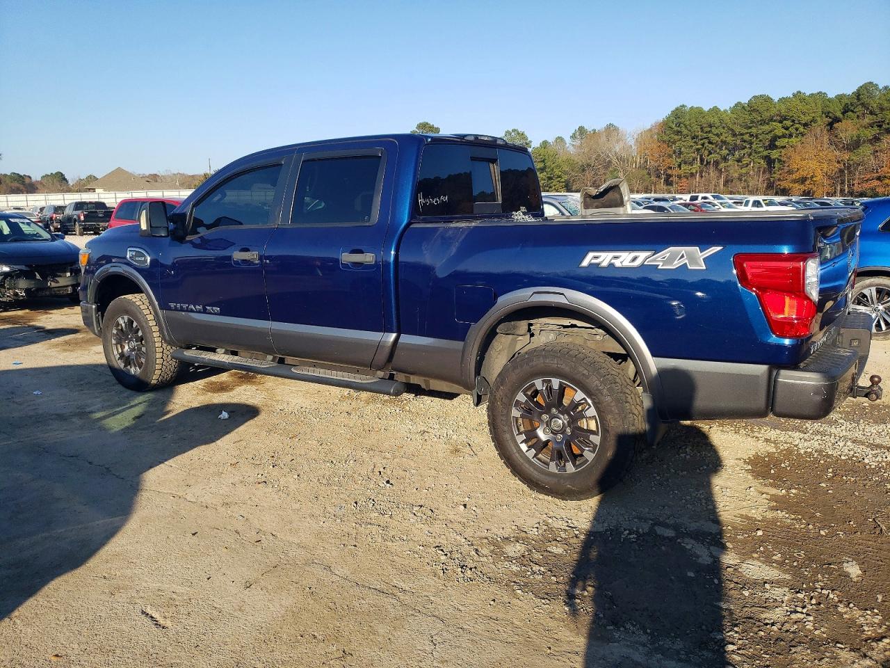 2016 NISSAN TITAN XD SL photo 2