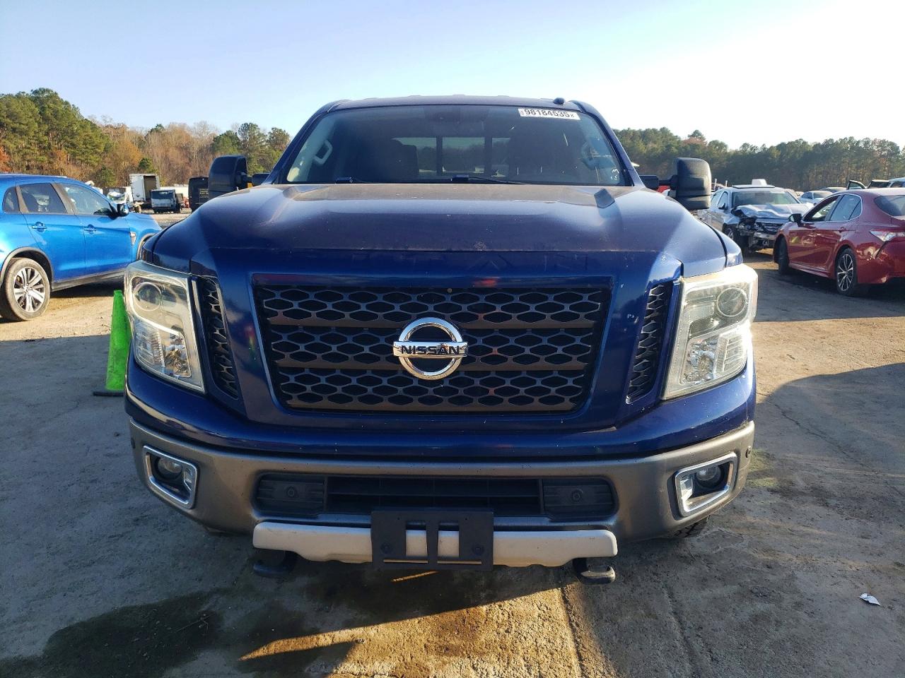 2016 NISSAN TITAN XD SL photo 5