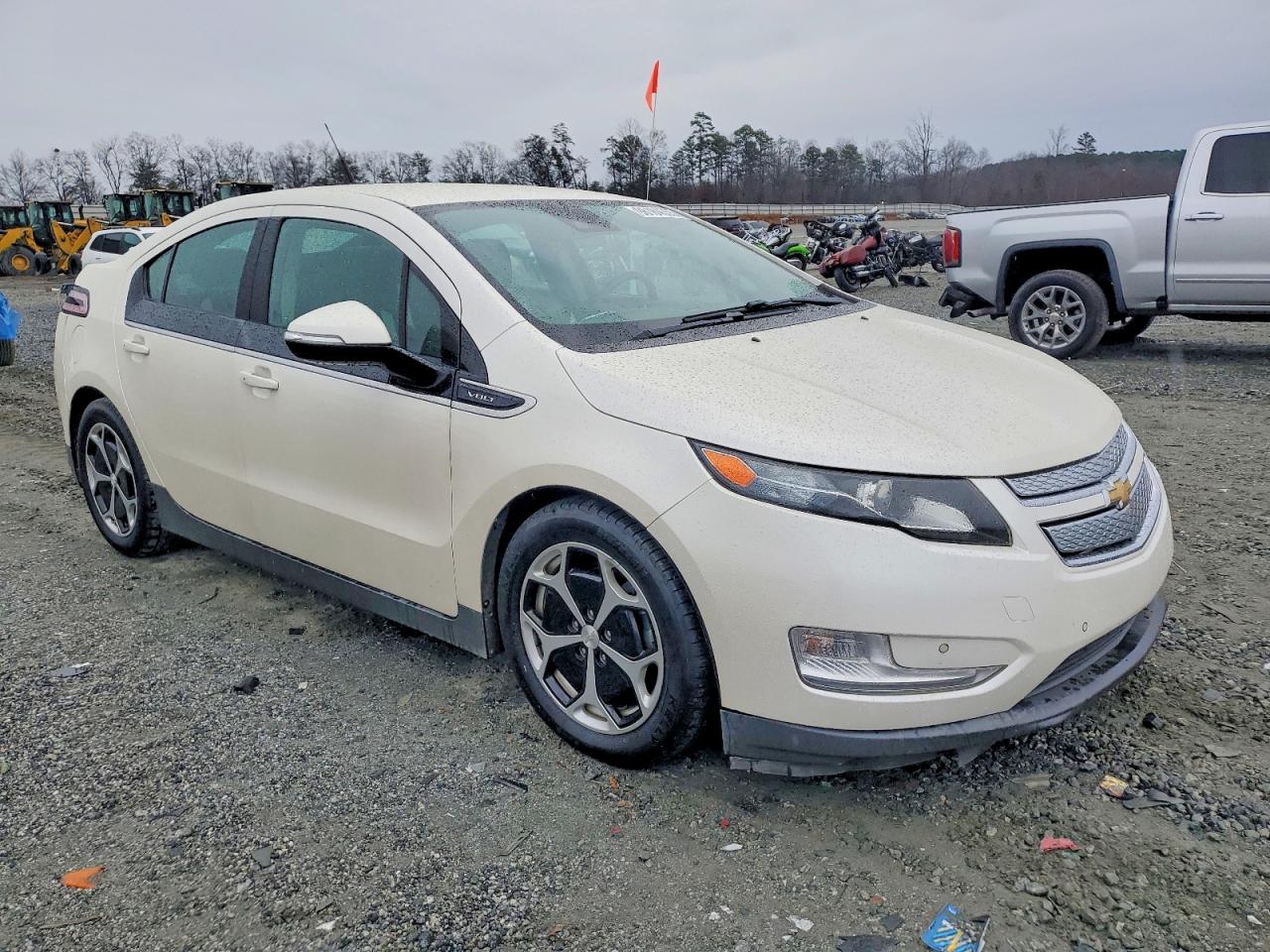 2013 CHEVROLET VOLT photo 4
