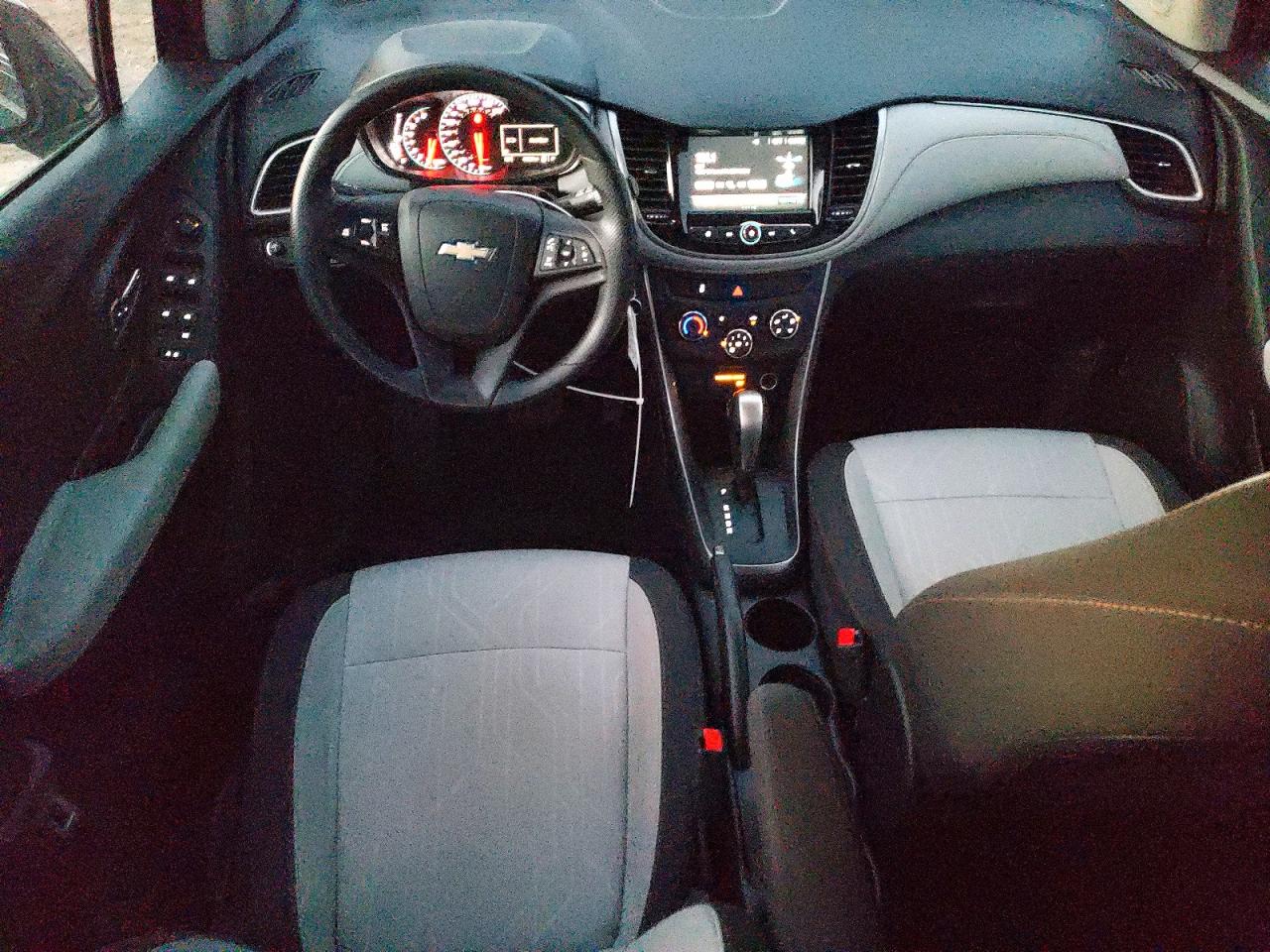 2017 CHEVROLET TRAX 1LT photo 8