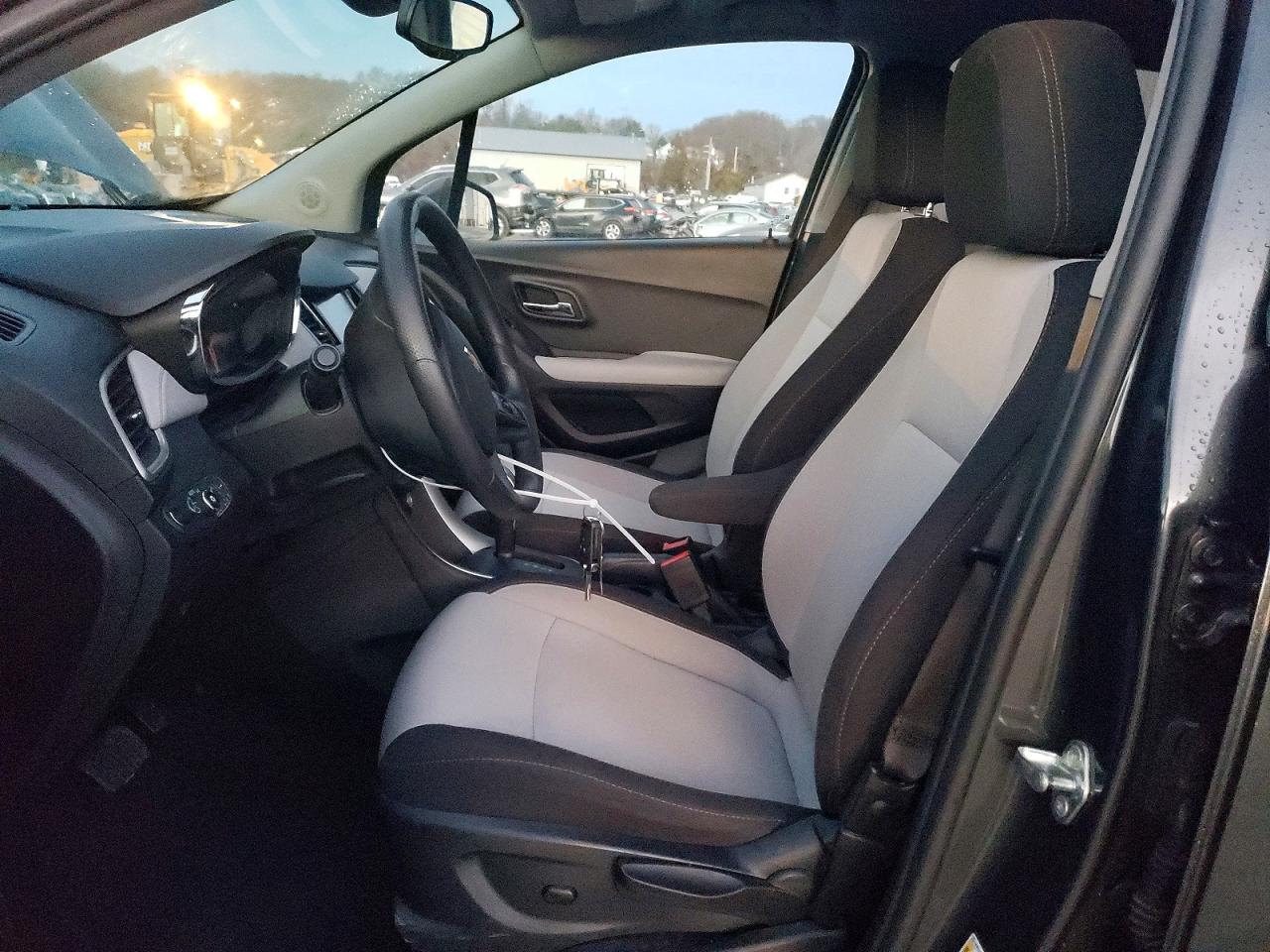 2017 CHEVROLET TRAX 1LT photo 7
