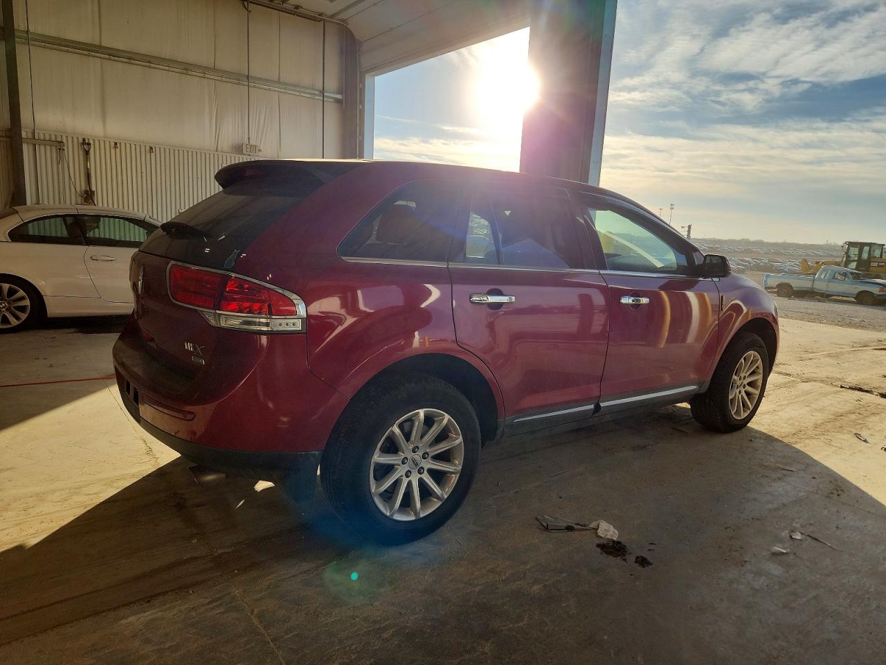 2013 LINCOLN TOWNHOUSE MKX photo 3