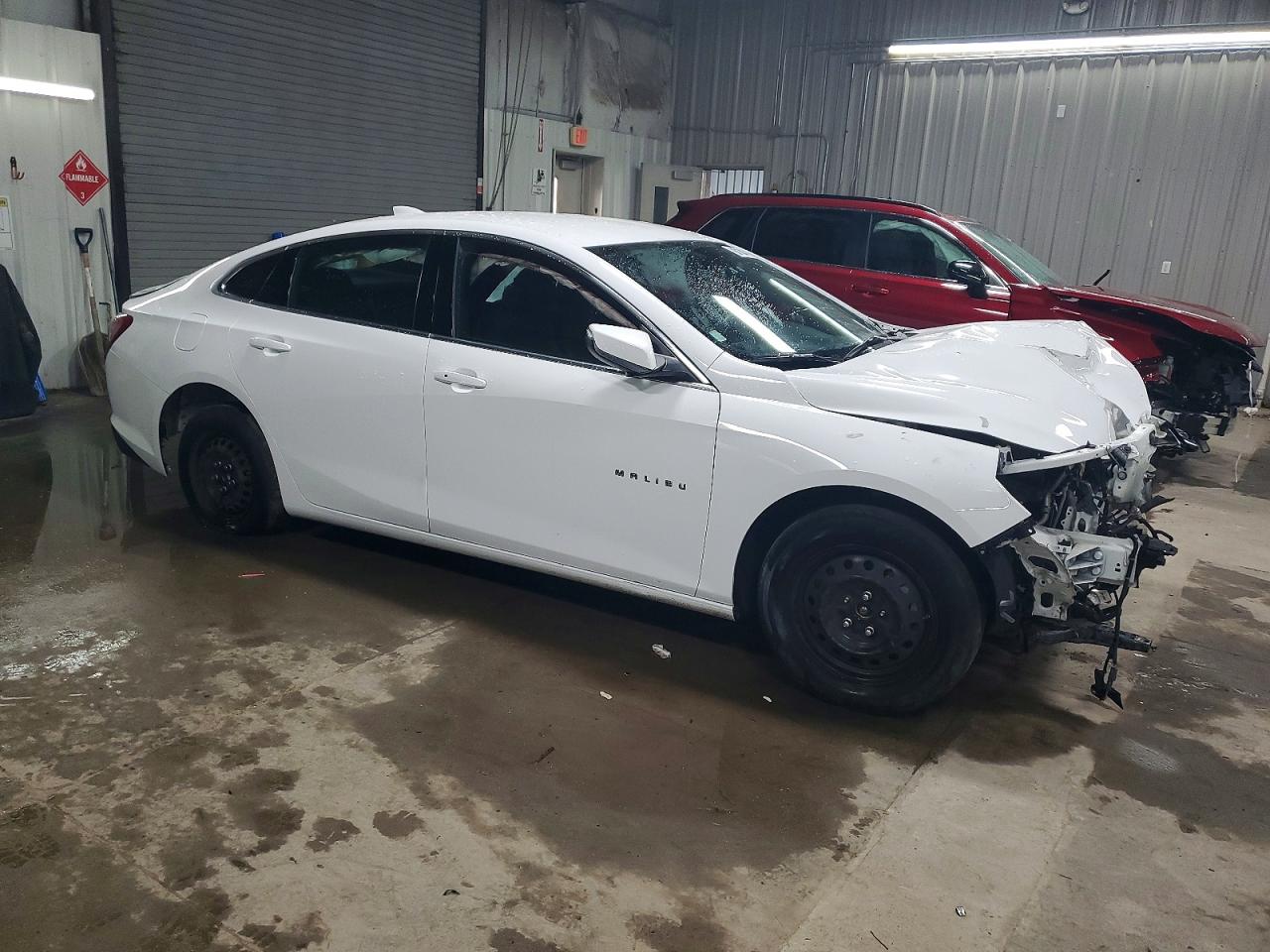 2022 CHEVROLET MALIBU LT photo 4