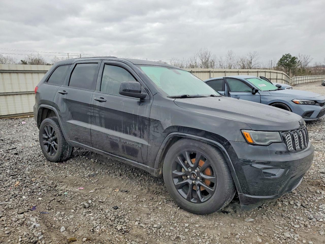 2020 JEEP GRAND CHEROKEE LAREDO photo 4
