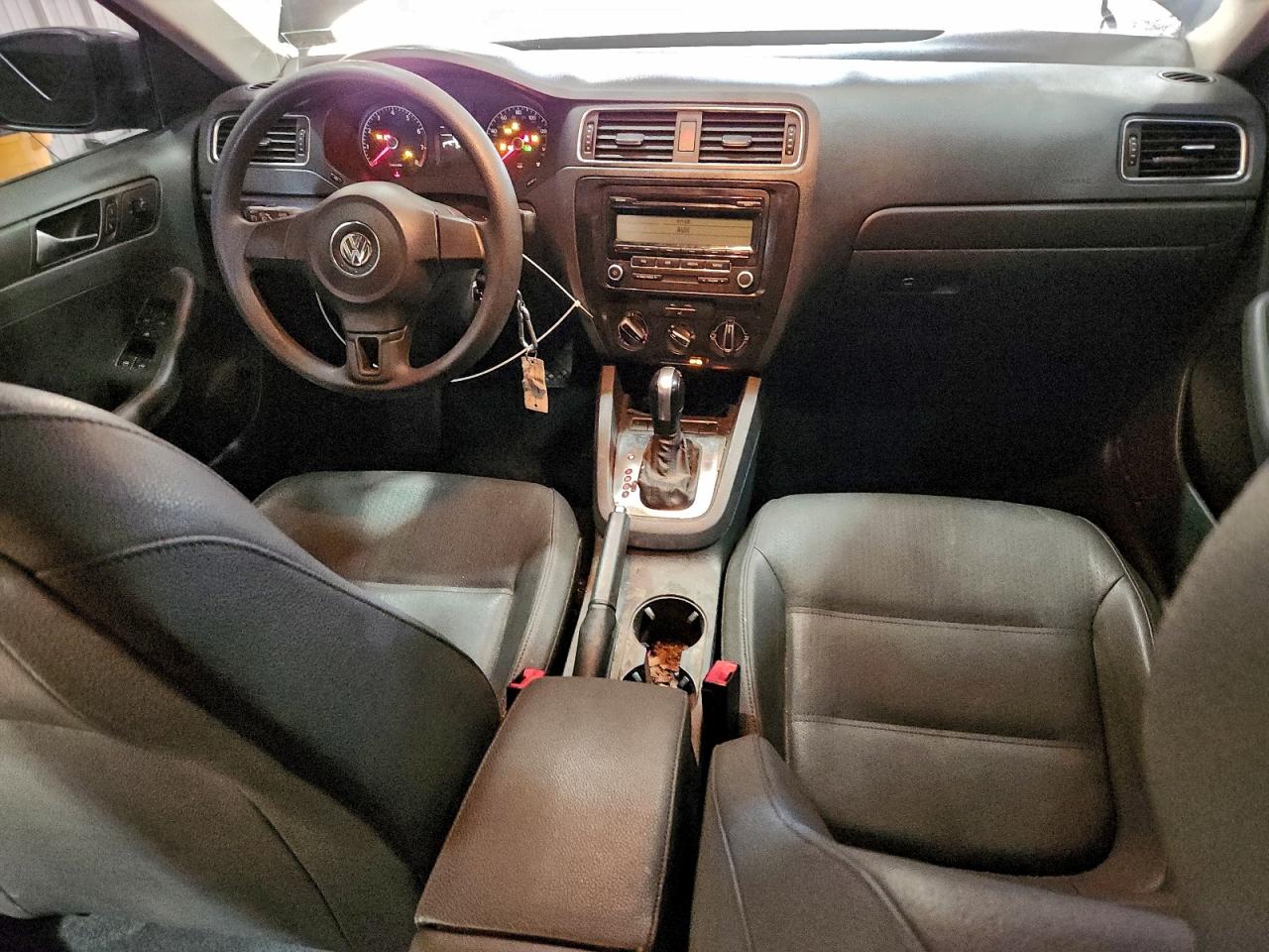 2011 VOLKSWAGEN JETTA SE photo 8