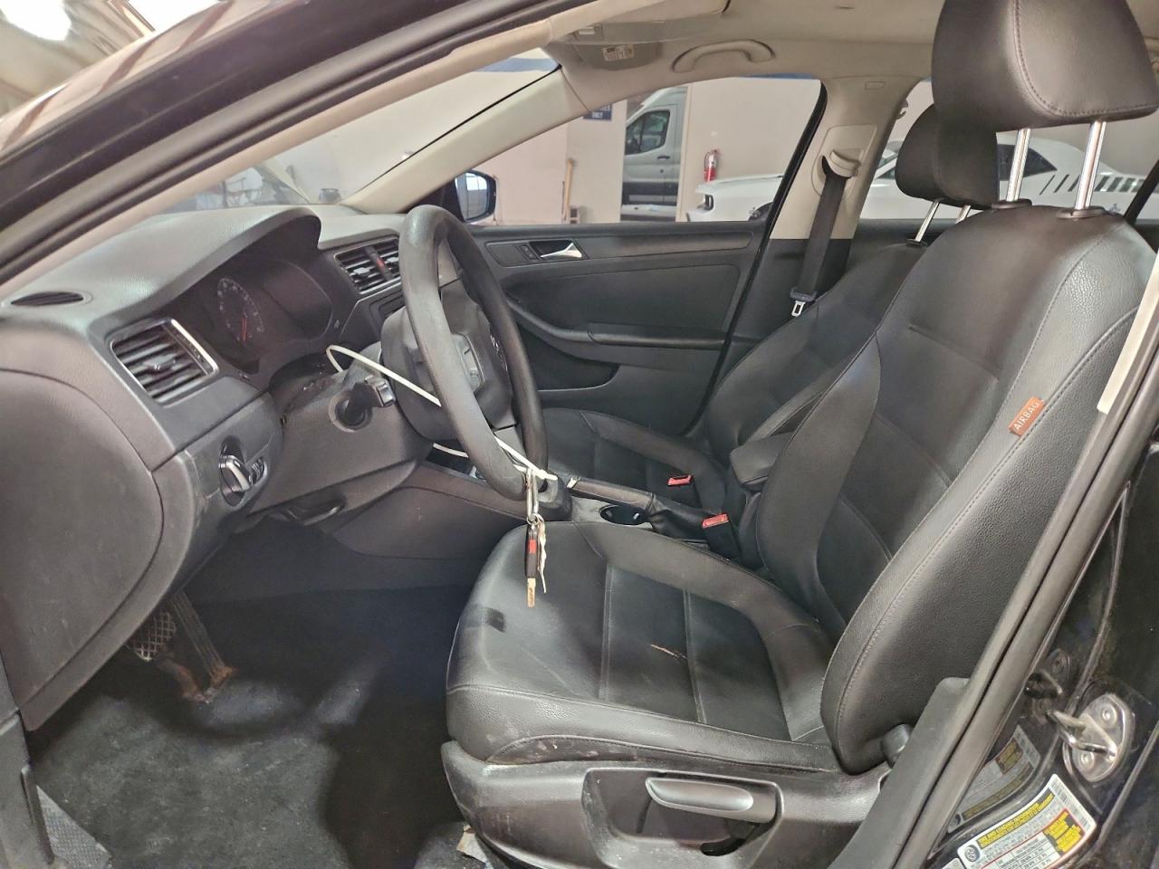 2011 VOLKSWAGEN JETTA SE photo 7