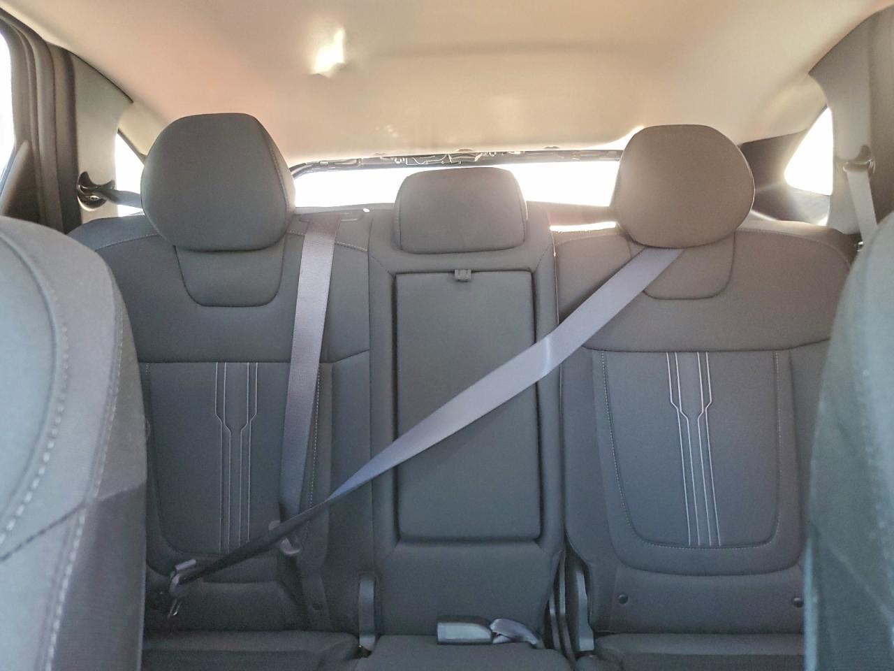 2026 HYUNDAI TUCSON SEL photo 10