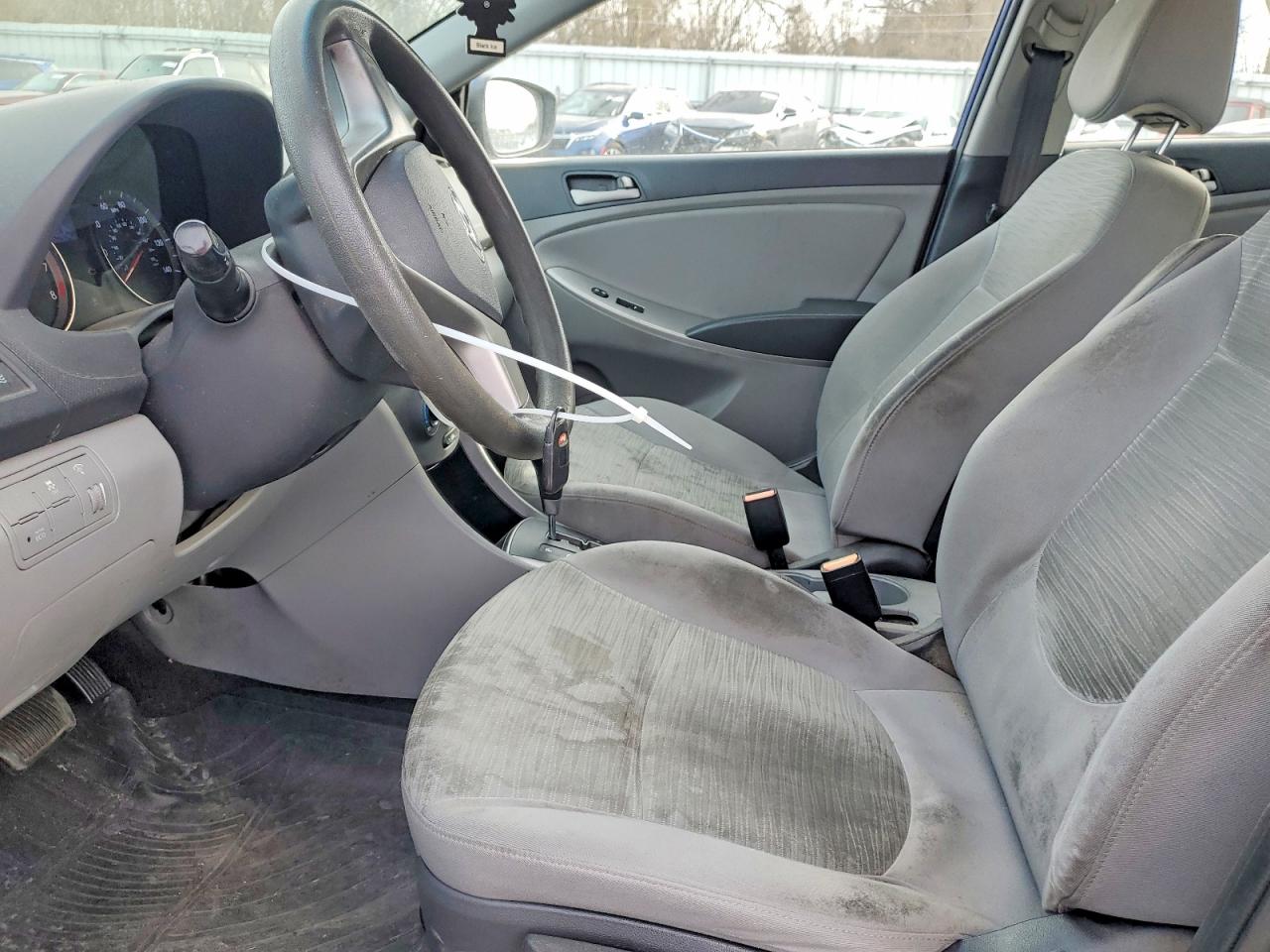 2016 HYUNDAI ACCENT SE photo 7