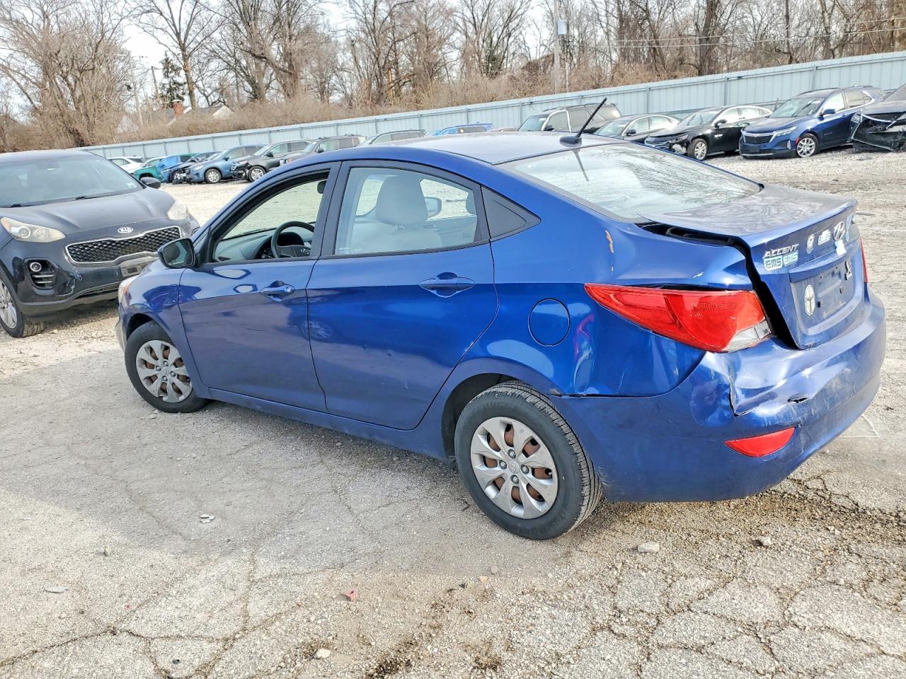 2016 HYUNDAI ACCENT SE photo 2