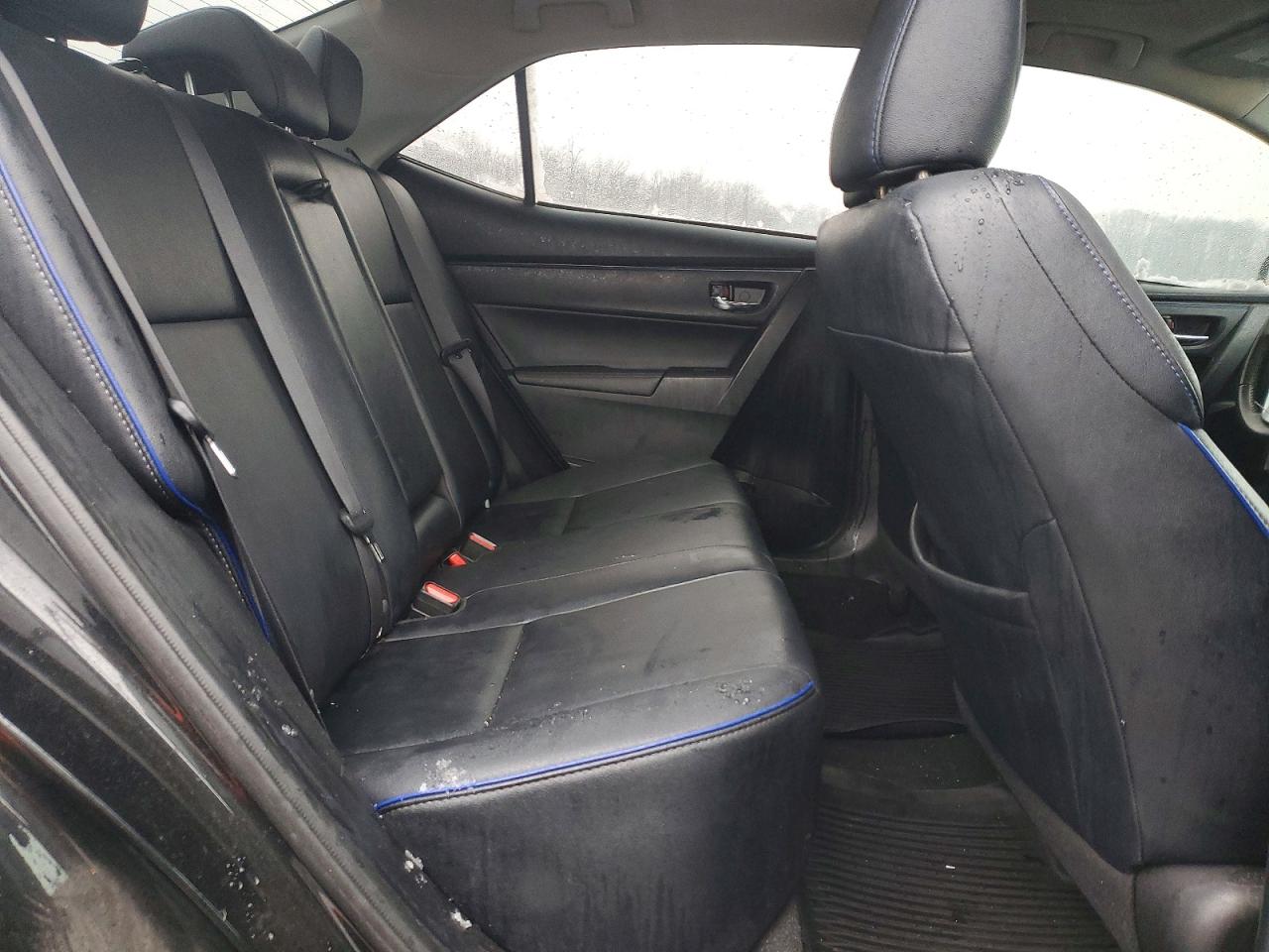 2017 TOYOTA COROLLA photo 10