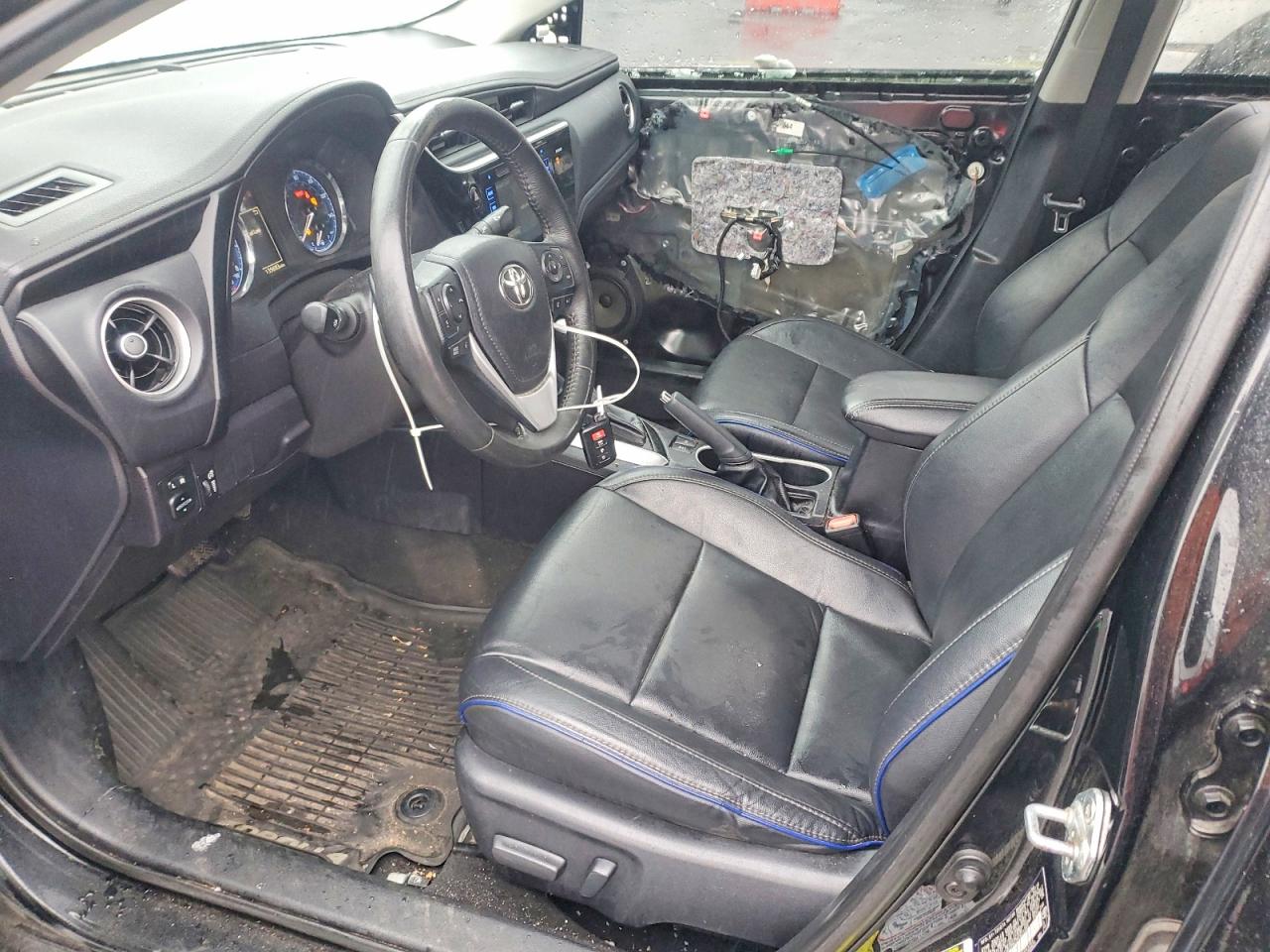 2017 TOYOTA COROLLA photo 7