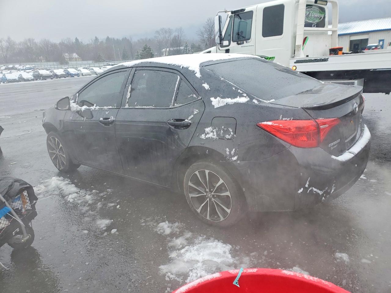 2017 TOYOTA COROLLA photo 2
