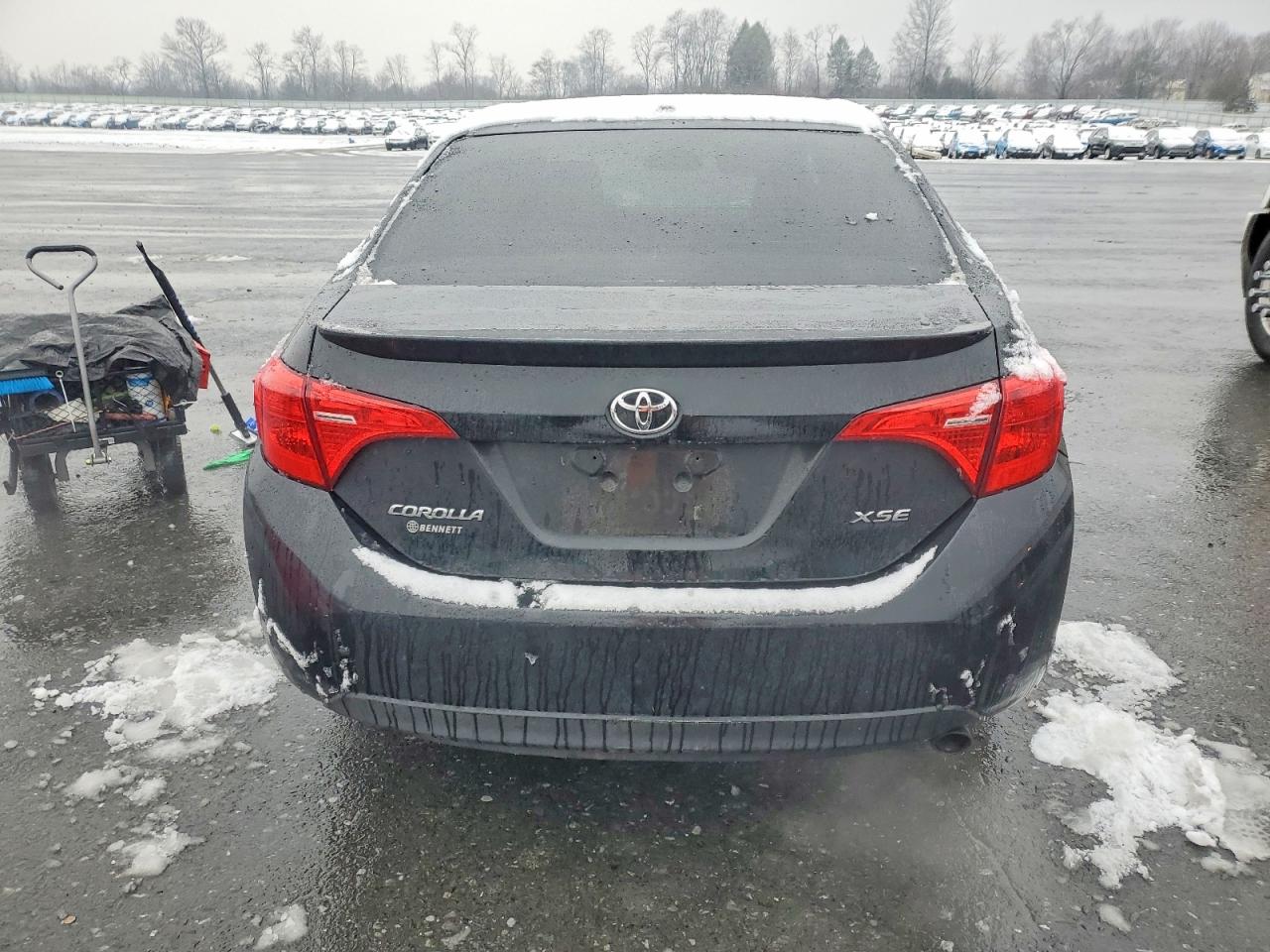 2017 TOYOTA COROLLA photo 6