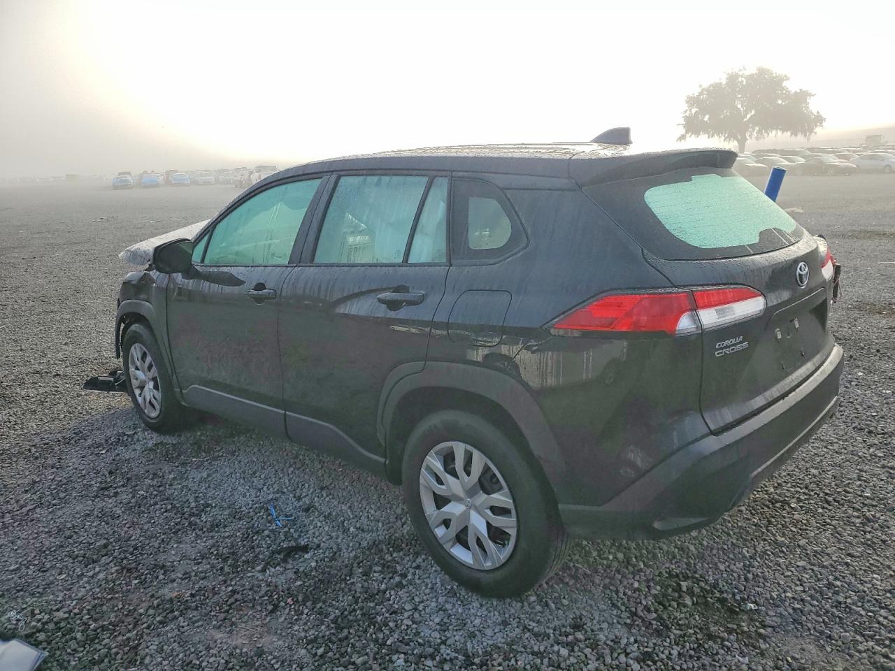 2023 TOYOTA COROLLA CROSS L photo 2