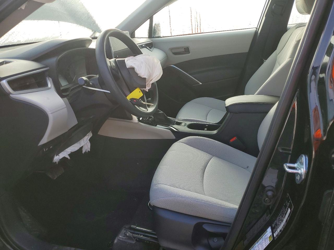 2023 TOYOTA COROLLA CROSS L photo 7