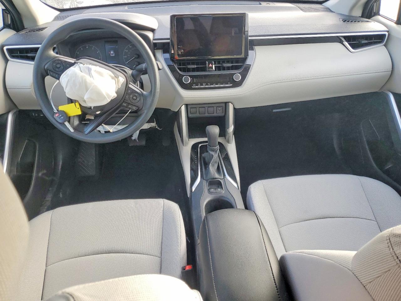 2023 TOYOTA COROLLA CROSS L photo 8