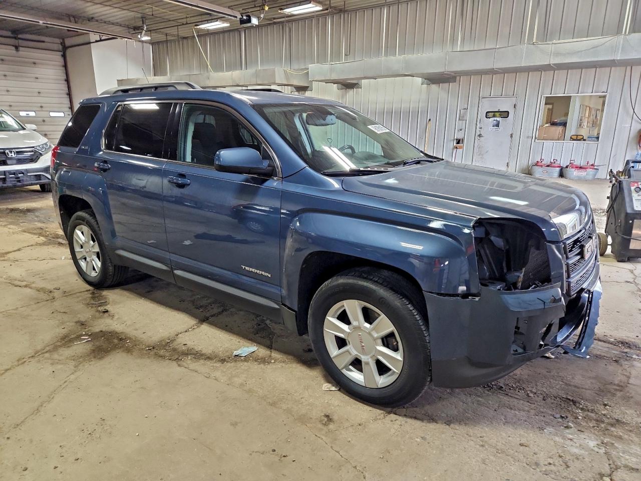 2011 GMC TERRAIN SLE photo 4