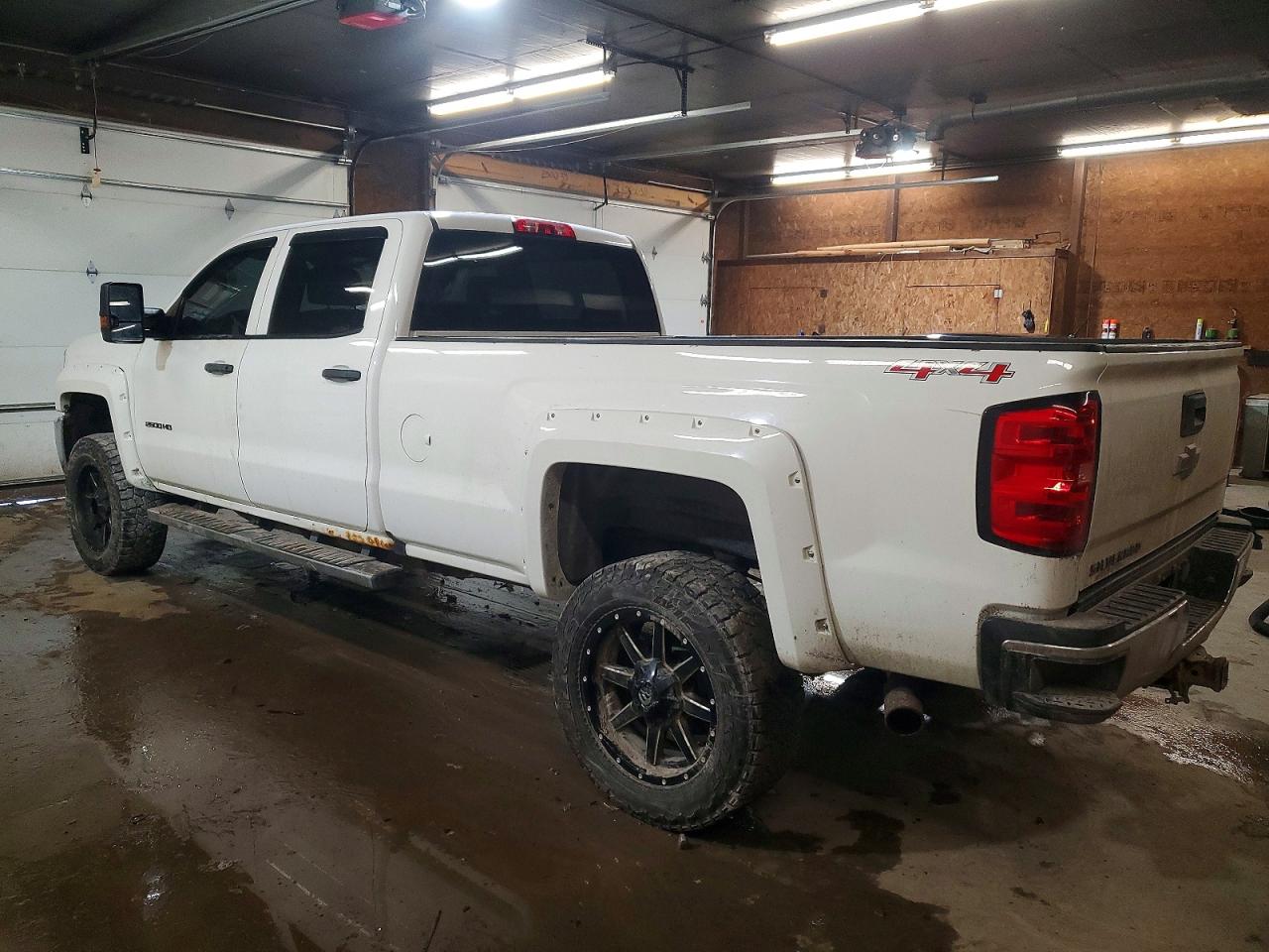 2016 CHEVROLET SILVERADO K2500 HEAVY DUTY photo 2