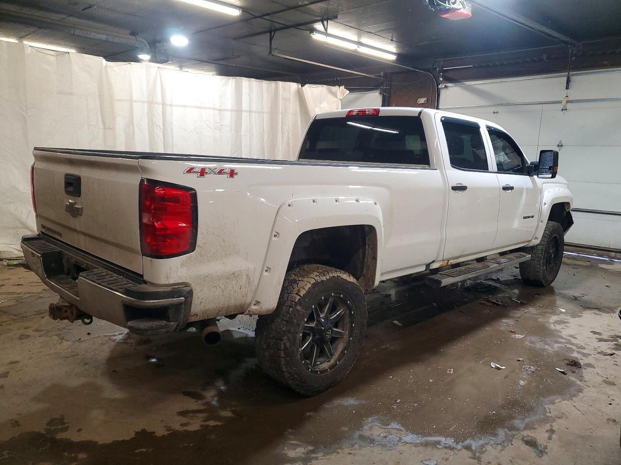 2016 CHEVROLET SILVERADO K2500 HEAVY DUTY photo 3