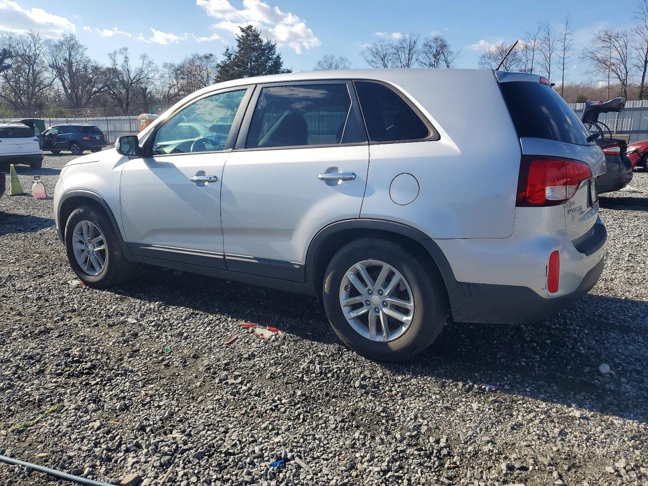 2014 KIA SORENTO LX photo 2
