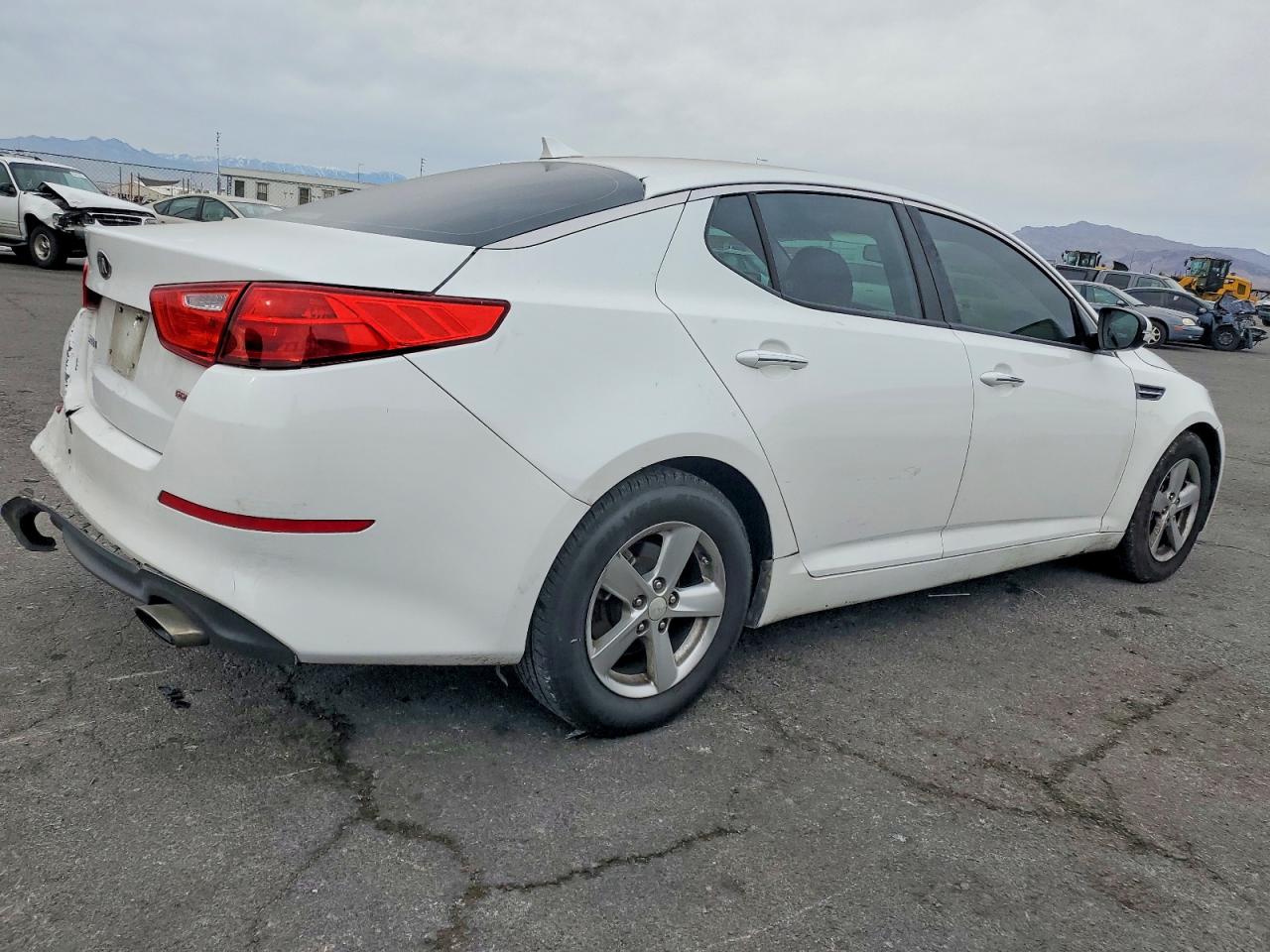 2015 KIA OPTIMA LX photo 3
