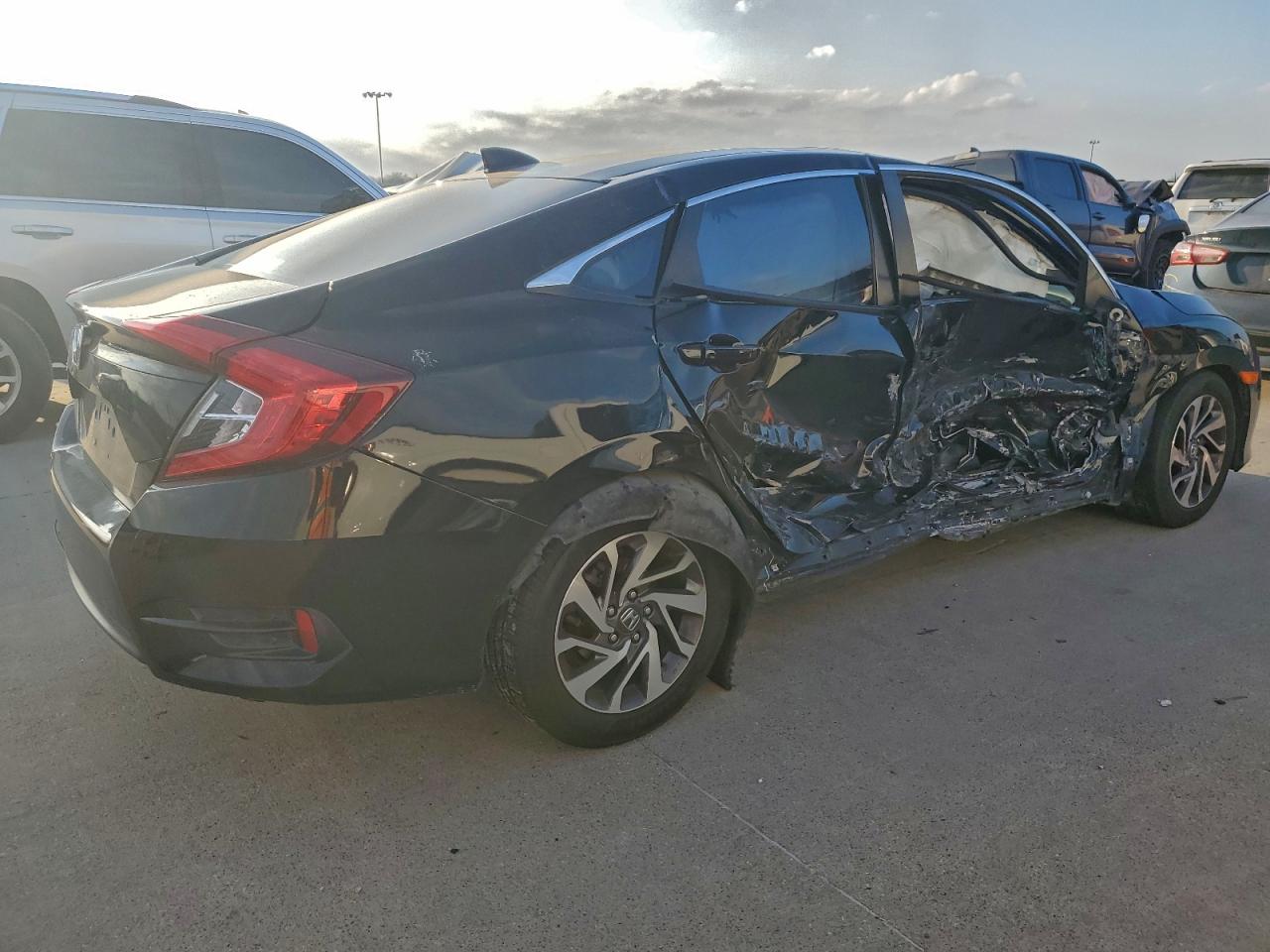 2017 HONDA CIVIC EX photo 3