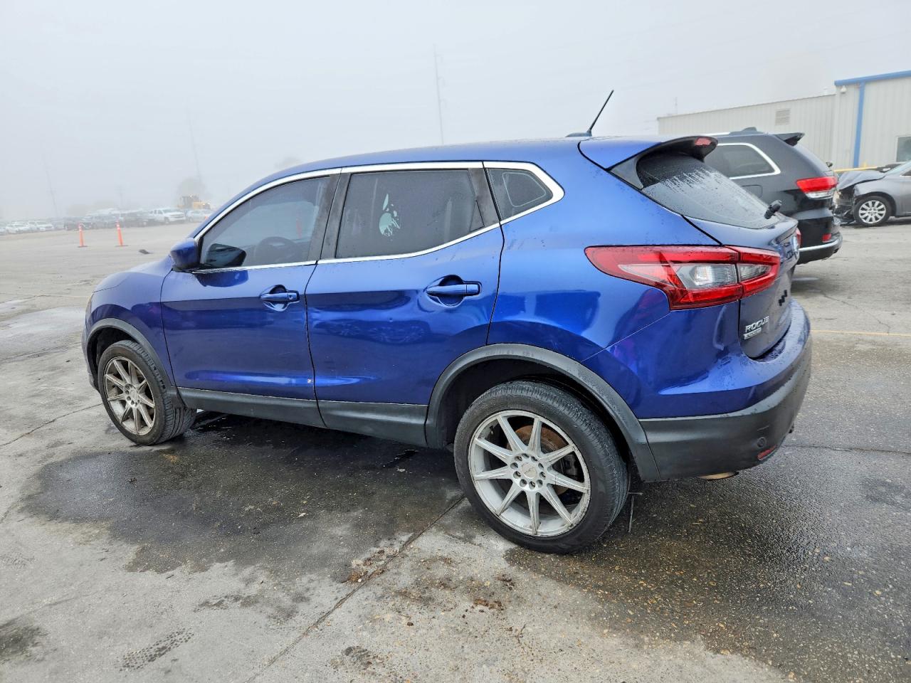 2020 NISSAN ROGUE SPORT S photo 2