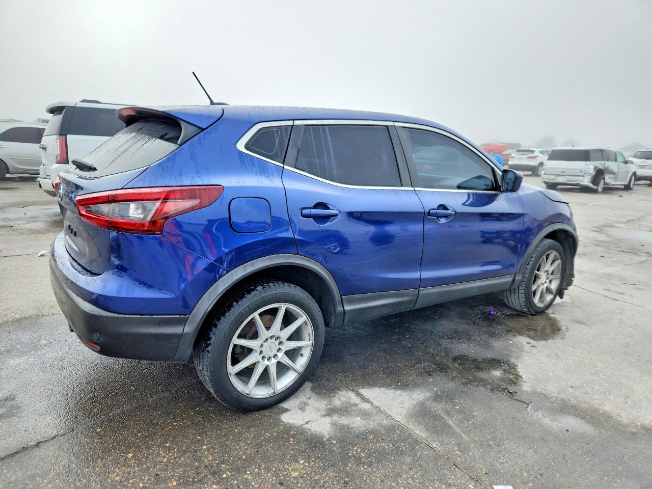 2020 NISSAN ROGUE SPORT S photo 3