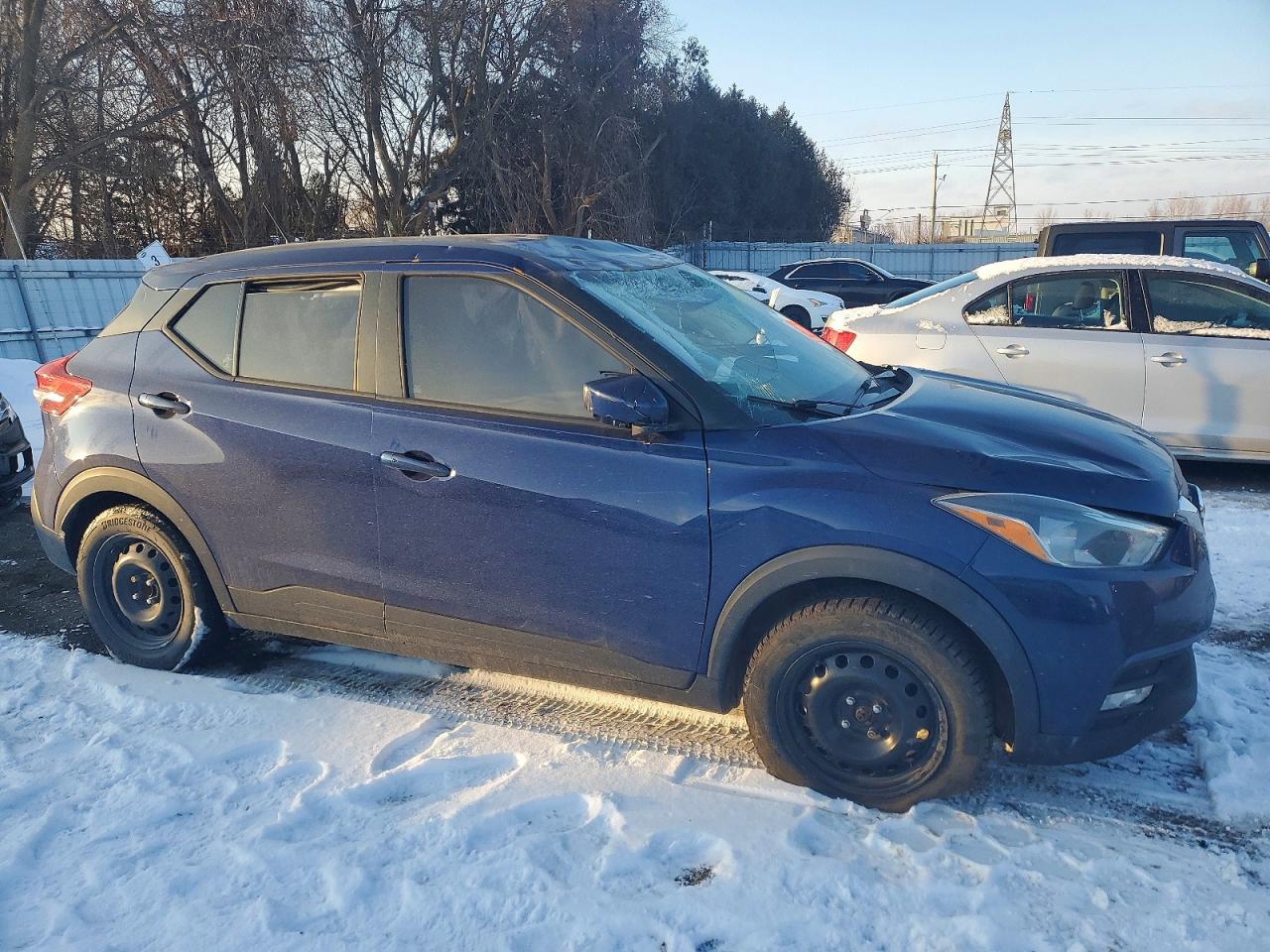 2019 NISSAN KICKS S photo 4