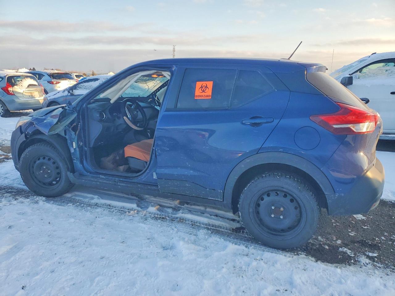 2019 NISSAN KICKS S photo 2