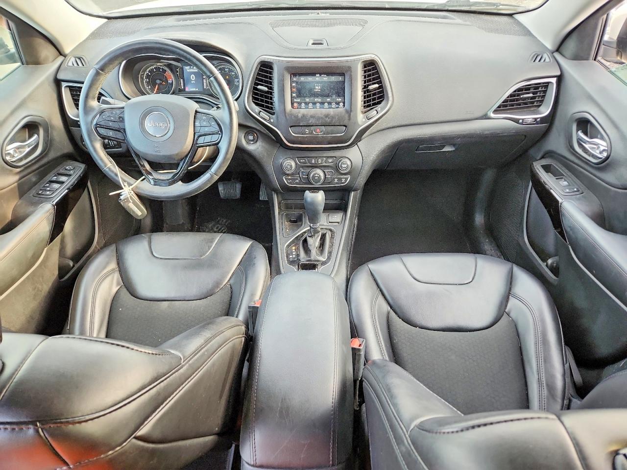 2019 JEEP CHEROKEE LATITUDE PLUS photo 8