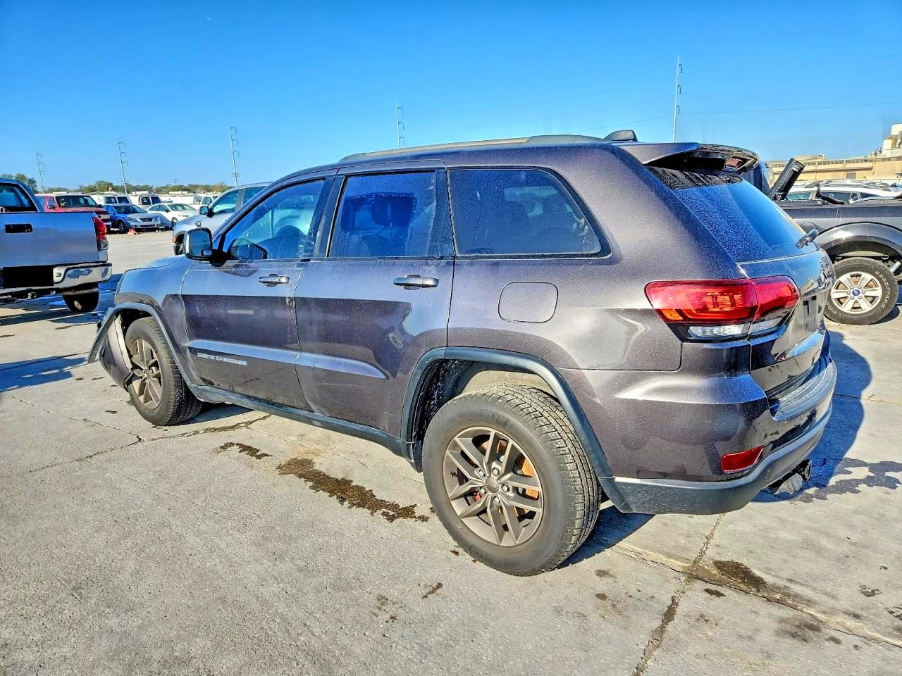 2016 JEEP GRAND CHEROKEE LAREDO photo 2