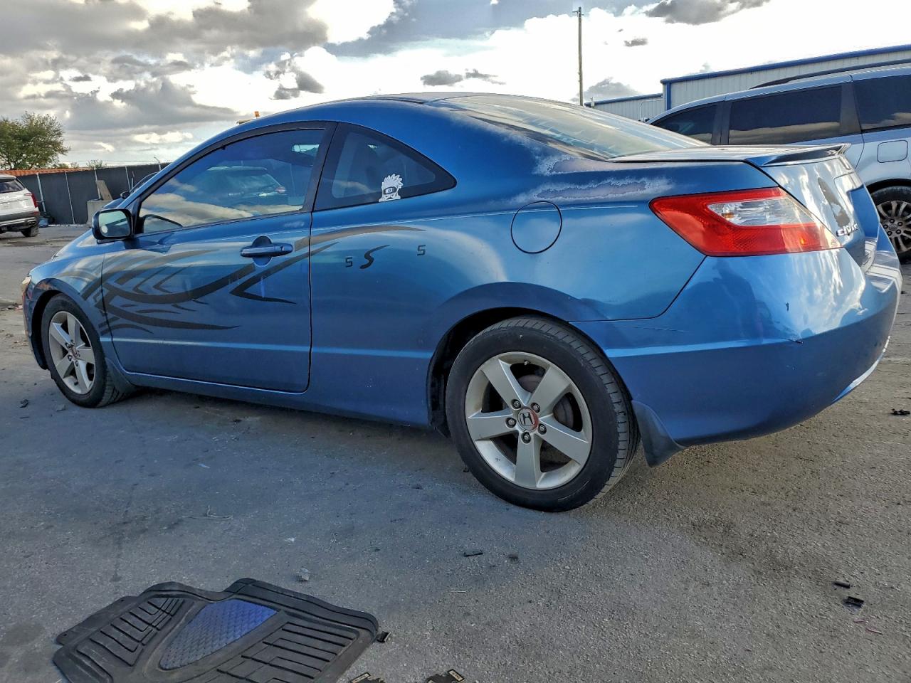 2011 HONDA CIVIC LX photo 2