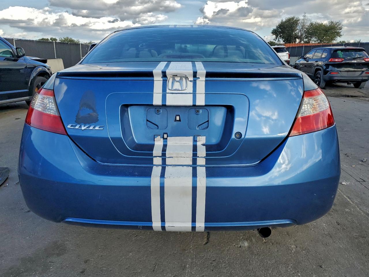 2011 HONDA CIVIC LX photo 6