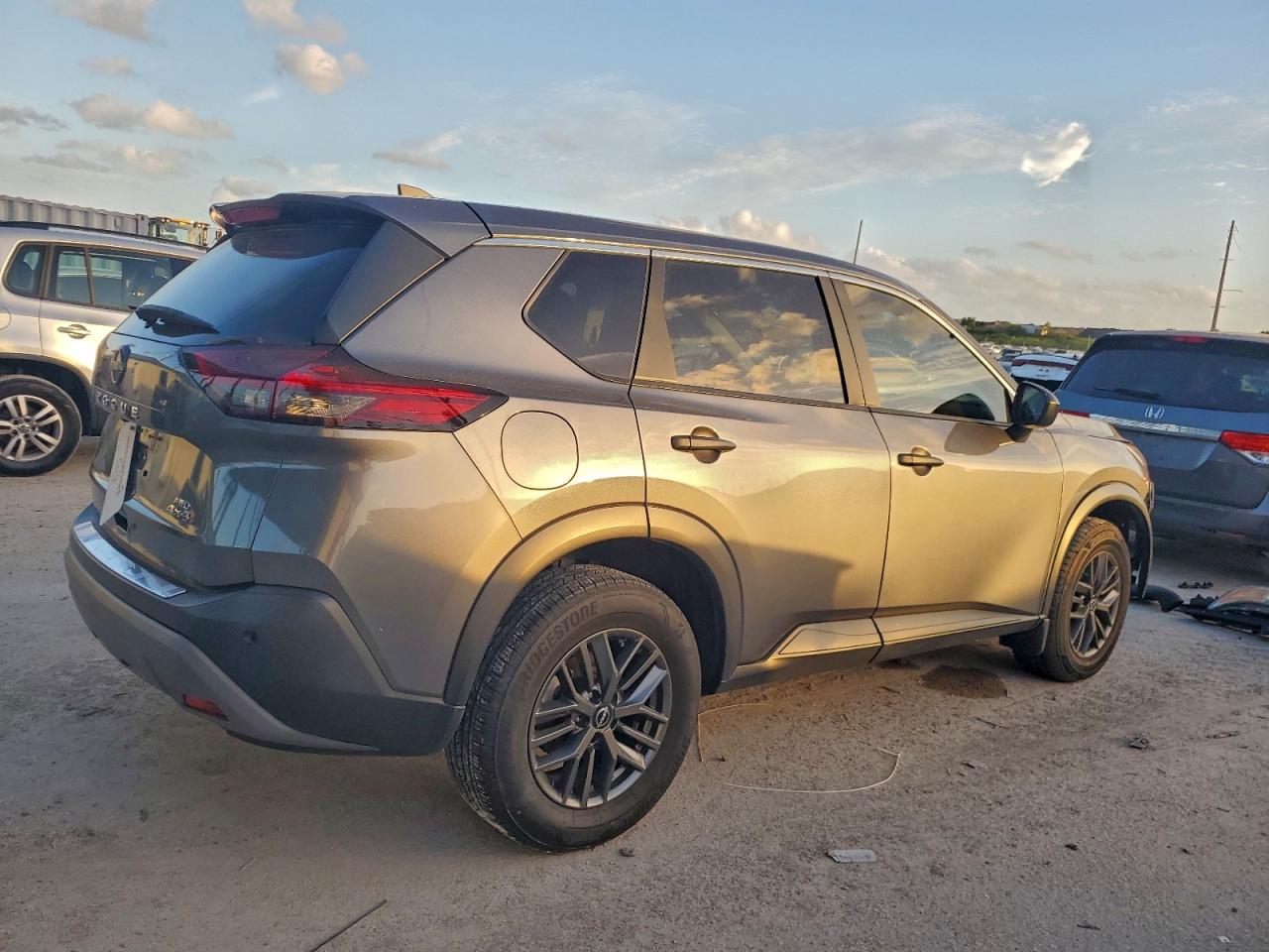 2023 NISSAN ROGUE S photo 3