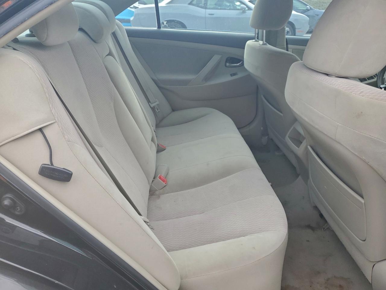 2010 TOYOTA CAMRY BASE photo 10